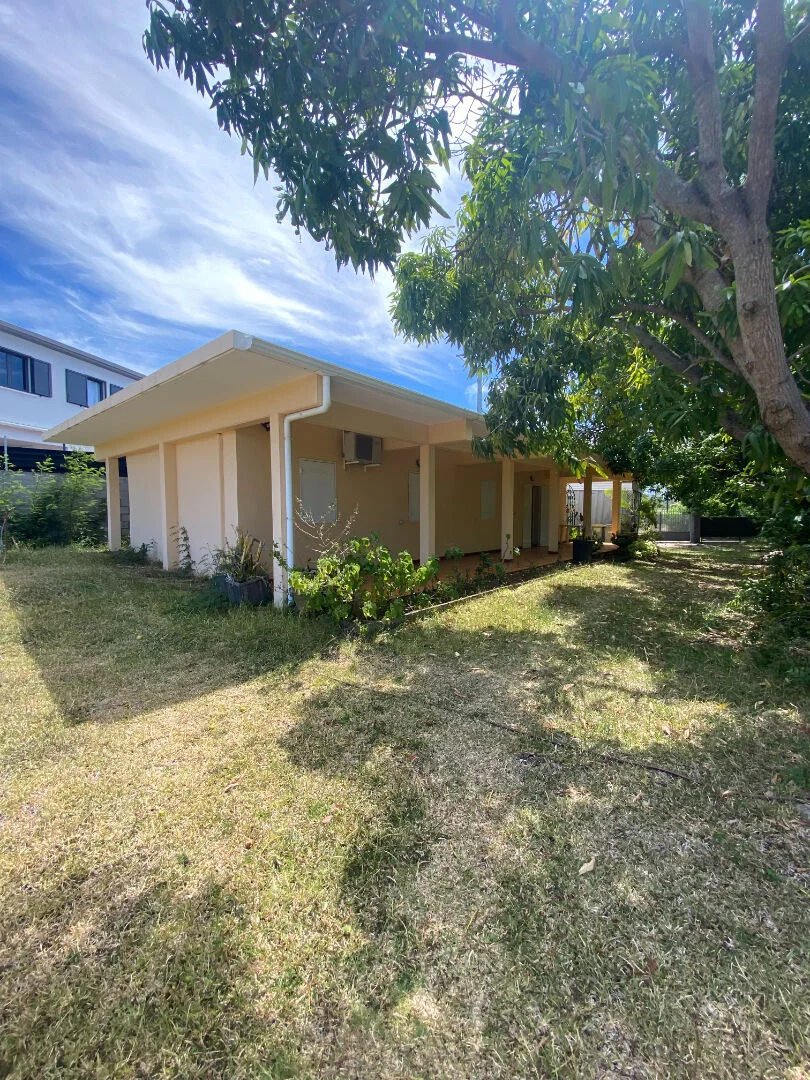 Photo 1 - Terrain à vendre - Ancien 484 420 € 972 m² Sainte-Marie 97438