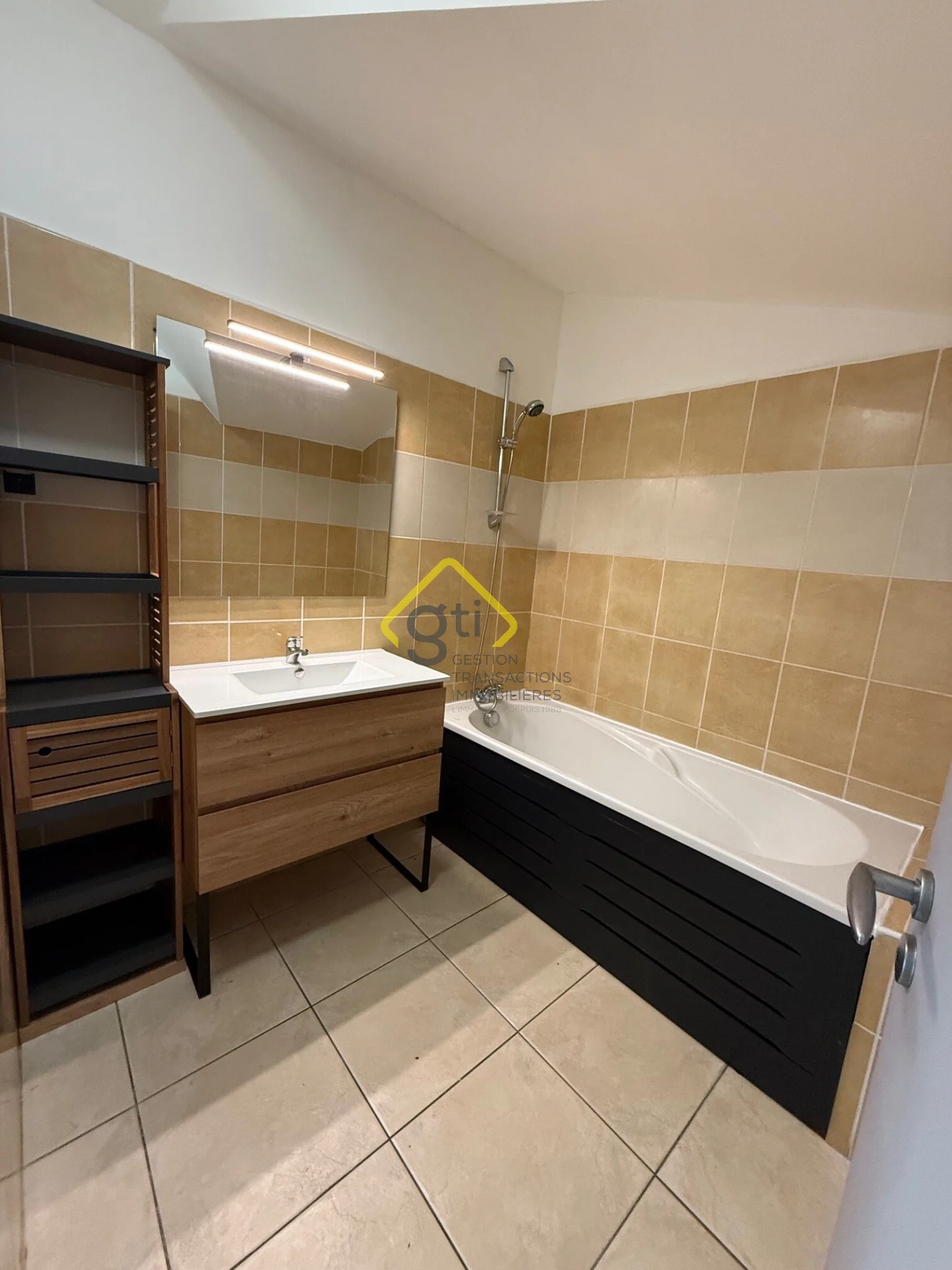 Photo 5 - Appartement à louer - Ancien 630 € 2 pièces 1 chambres 53.11 m² Saint-André 97440