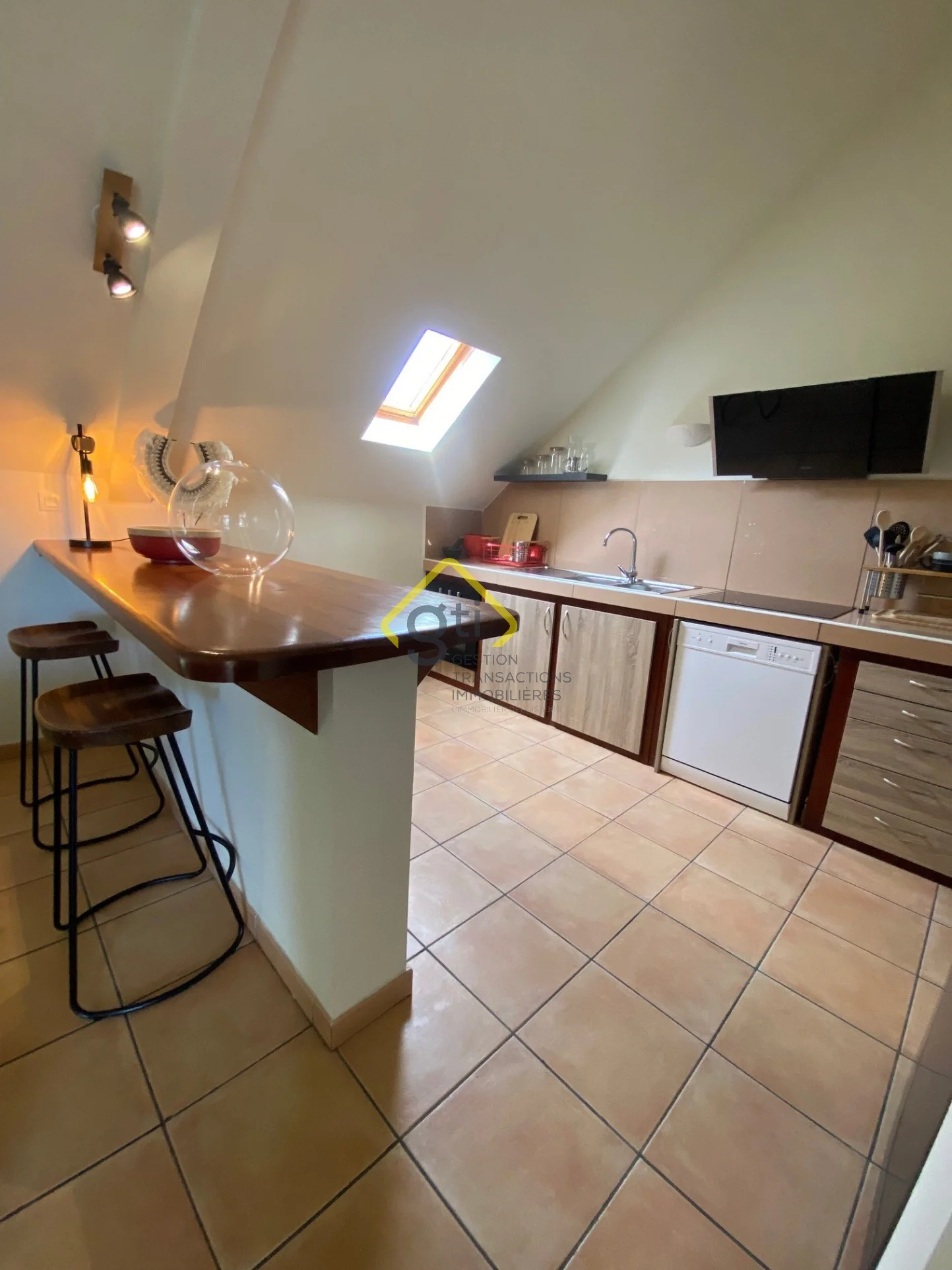 Photo 2 - Appartement à louer - Ancien 1 363 € 3 pièces 2 chambres 55.95 m² Saint-Pierre 97410