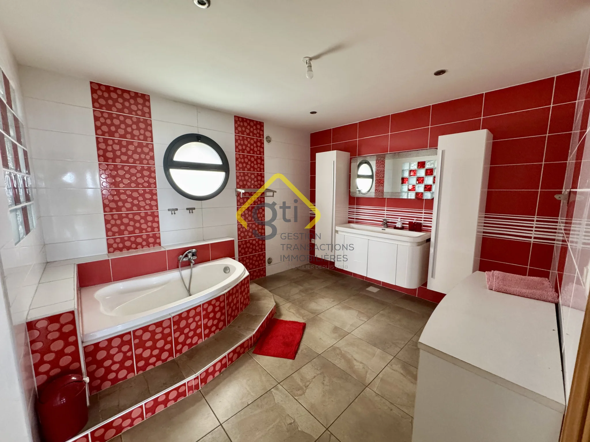 Photo 4 - Maison à vendre - Ancien 580 000 € 11 pièces 5 chambres 300 m² La Possession 97419