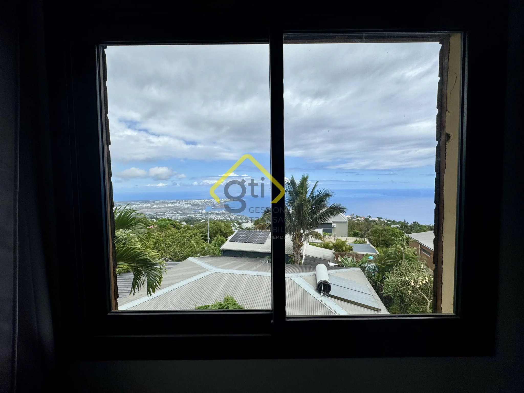 Photo 2 - Maison à vendre - Ancien 580 000 € 11 pièces 5 chambres 300 m² La Possession 97419