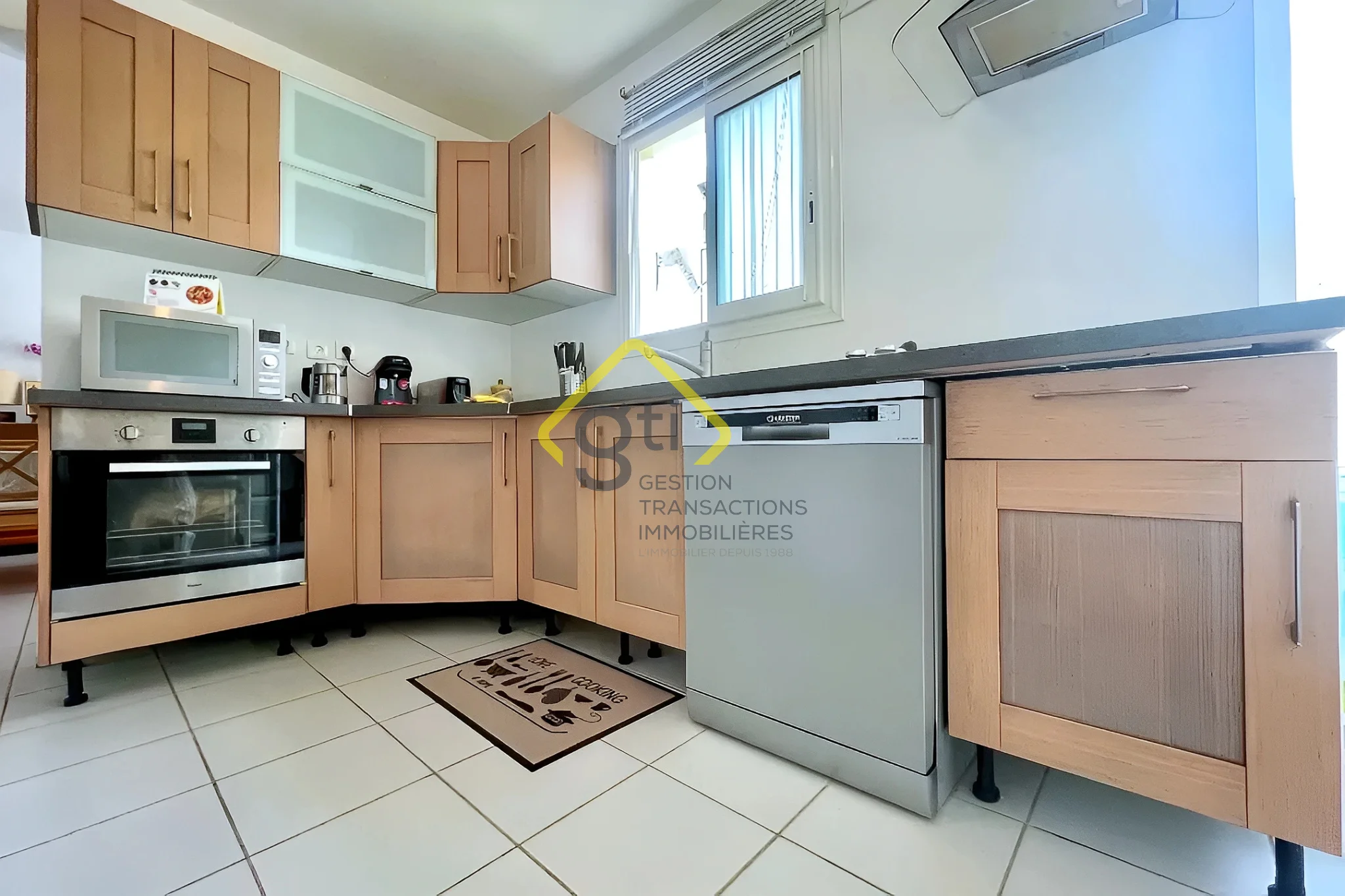 Photo 3 - Maison à vendre - Ancien 285 000 € 6 pièces 4 chambres 107 m² Saint-Benoît 97470