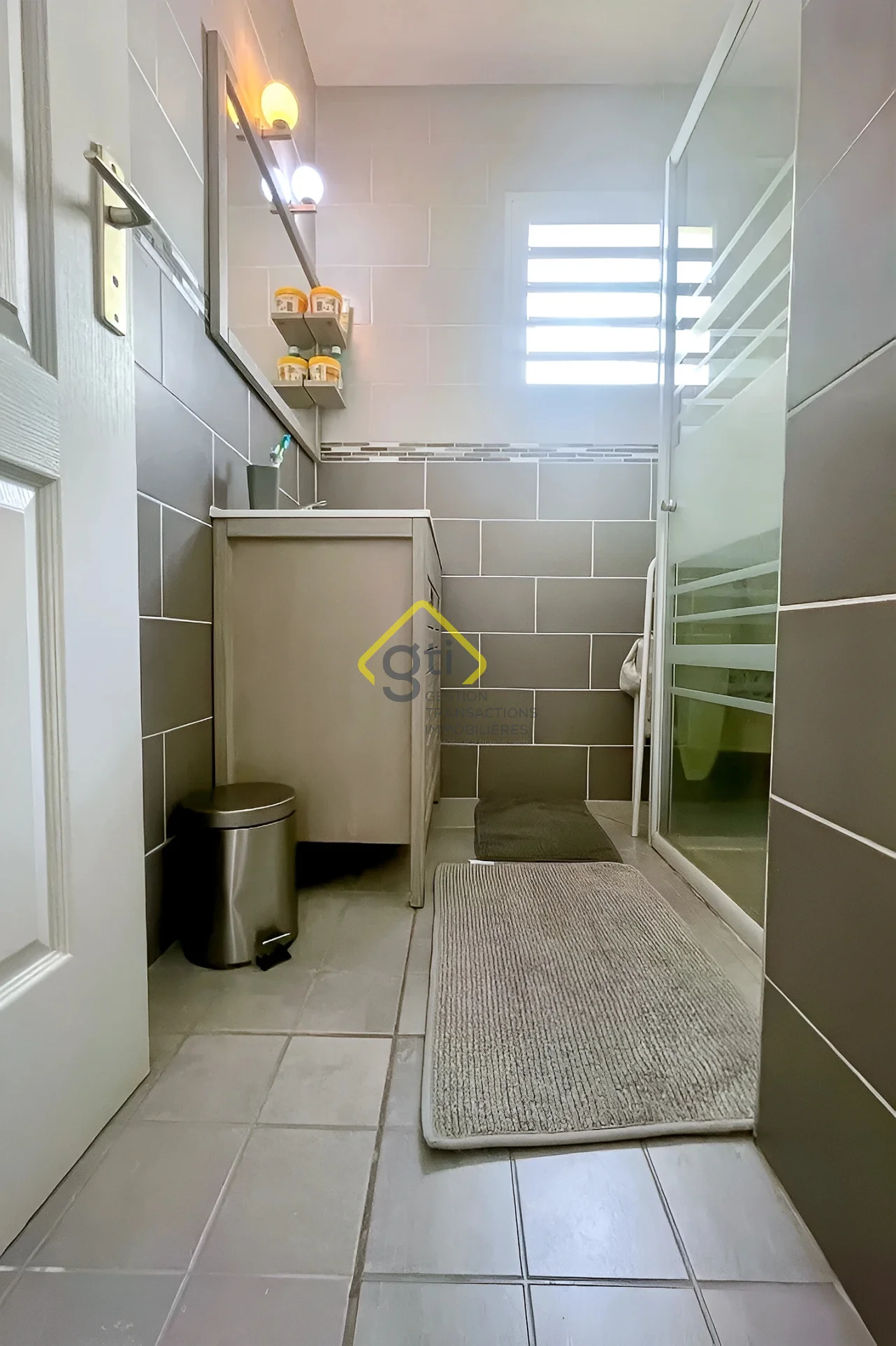 Photo 5 - Maison à vendre - Ancien 285 000 € 6 pièces 4 chambres 107 m² Saint-Benoît 97470