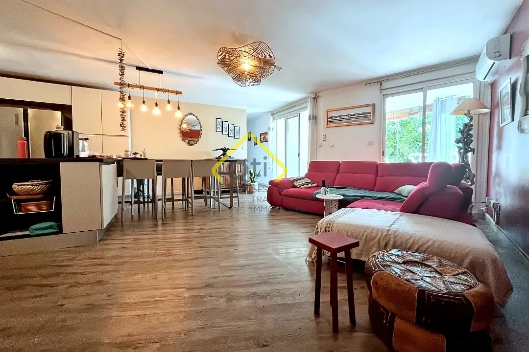 Photo 1 - Appartement à vendre - Ancien 294 000 € 4 pièces 3 chambres 93.3 m² Saint-Denis 97400