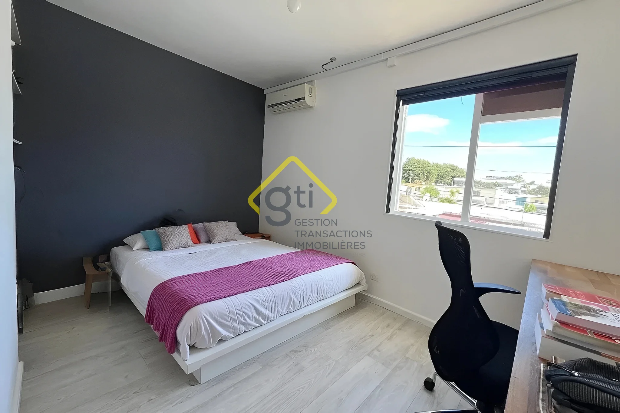 Photo 8 - Maison à vendre - Ancien 327 000 € 4 pièces 3 chambres 109 m² Saint-Denis 97400