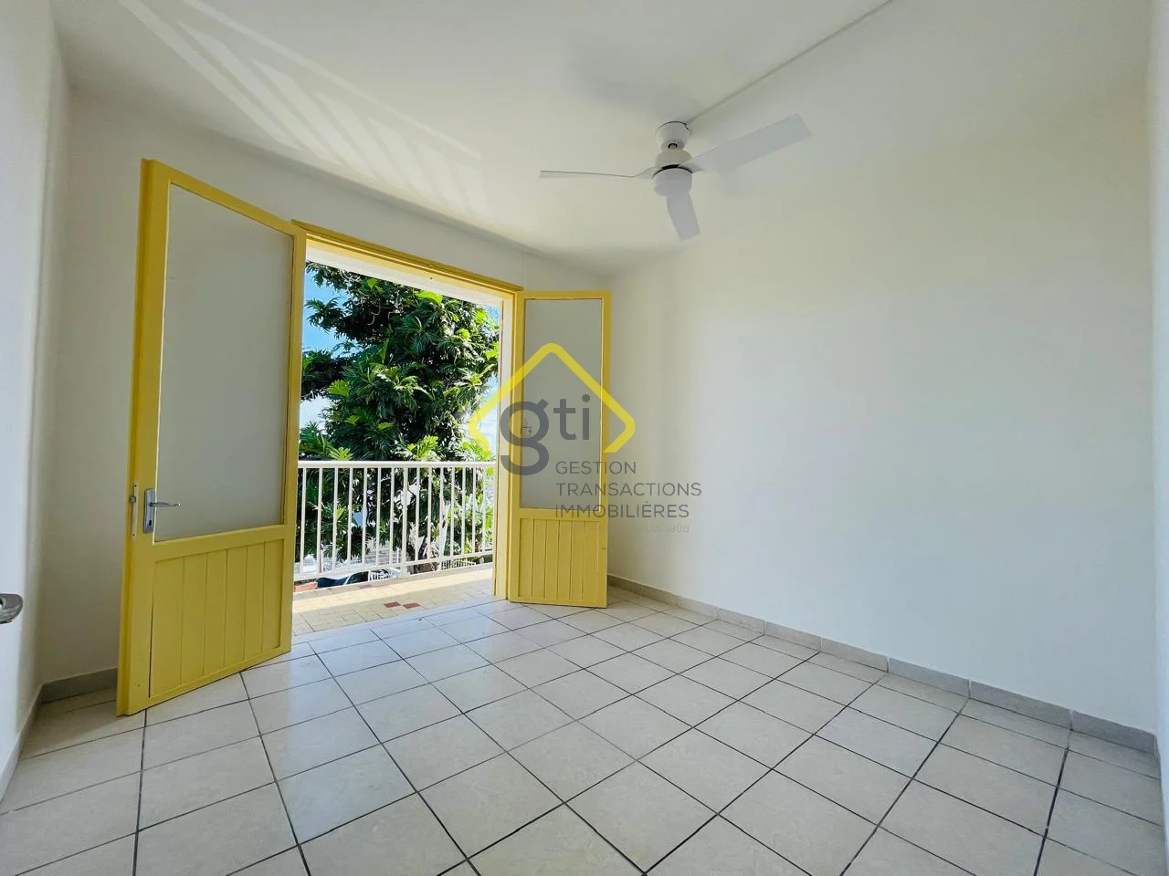 Photo 5 - Maison à louer - Ancien 860 € 3 pièces 2 chambres 67 m² Saint-Denis 97490