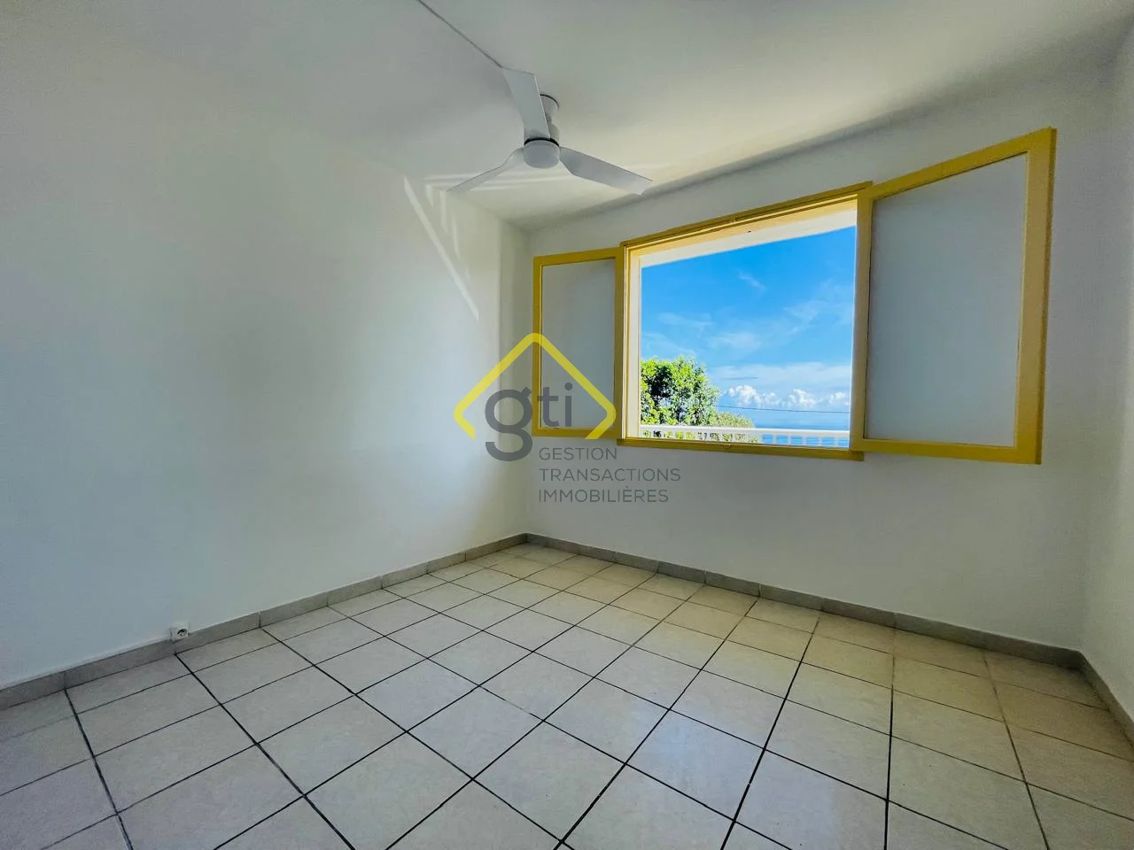 Photo 6 - Maison à louer - Ancien 860 € 3 pièces 2 chambres 67 m² Saint-Denis 97490