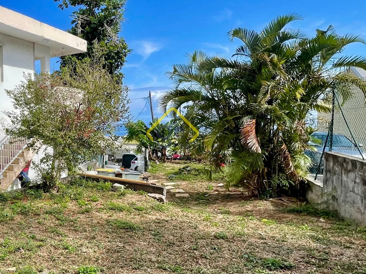 Photo 1 - Maison à louer - Ancien 860 € 3 pièces 2 chambres 67 m² Saint-Denis 97490