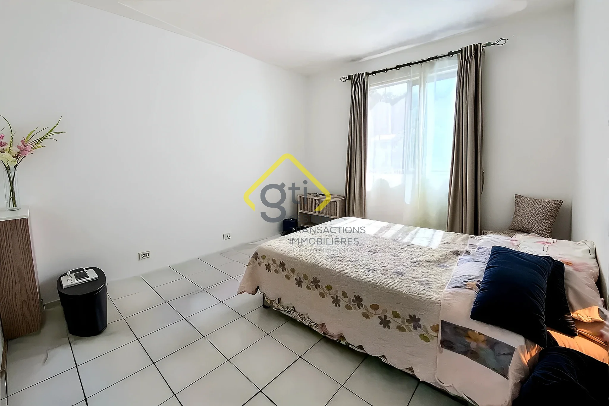 Photo 5 - Appartement à vendre - Ancien 185 000 € 4 pièces 3 chambres 74 m² La Possession 97419