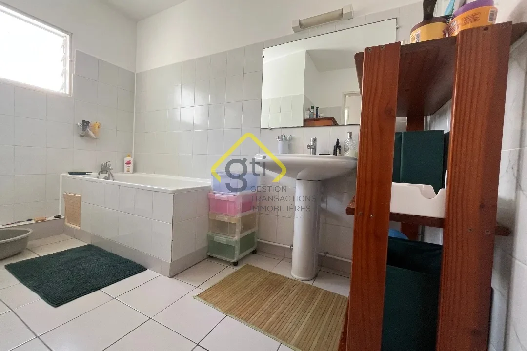 Photo 4 - Appartement à vendre - Ancien 185 000 € 4 pièces 3 chambres 74 m² La Possession 97419