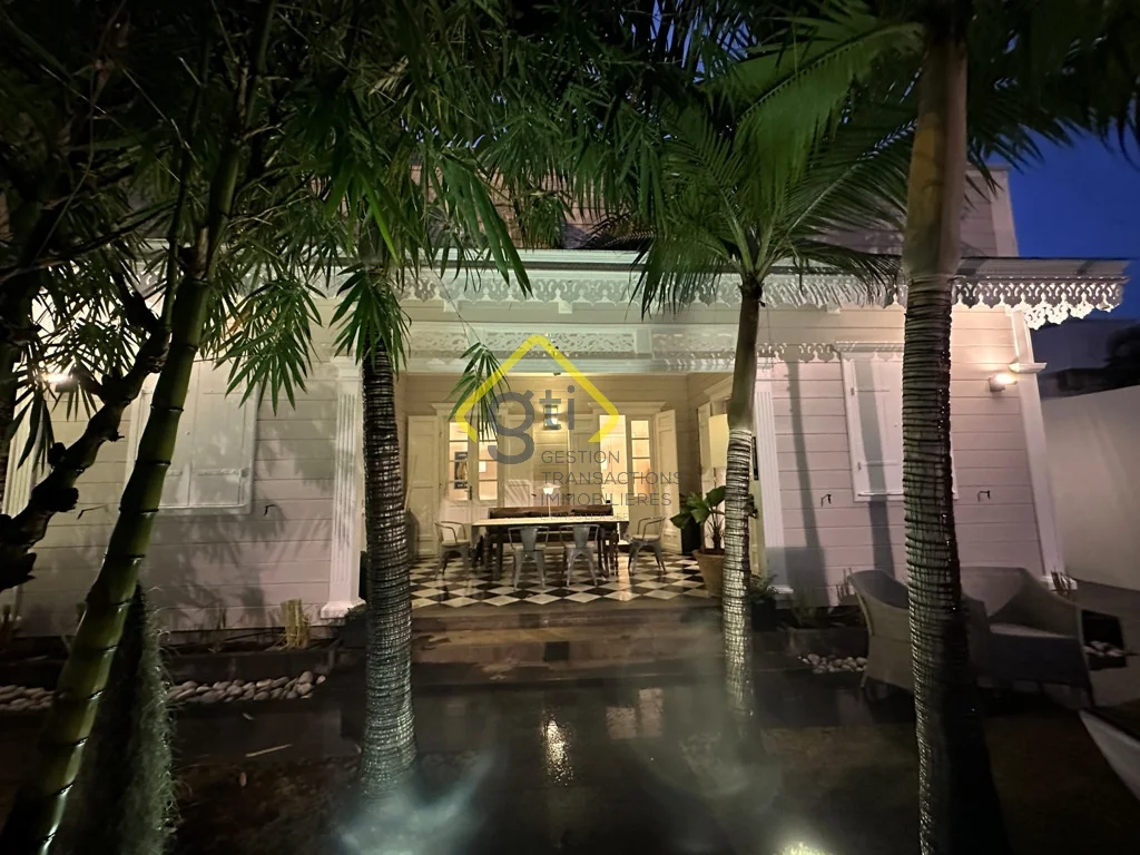 Photo 1 - Maison à vendre - Ancien 1 275 000 € 4 pièces 3 chambres 88 m² Saint-Denis 97400