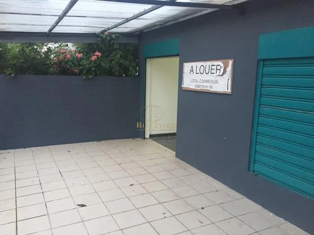 Photo 1 - Local à louer - Ancien 800 € 78.8 m² Saint-Benoît 97470