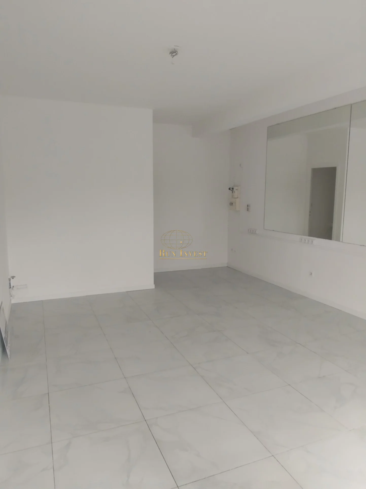 Photo 3 - Local à louer - Ancien 820 € 23 m² Saint-André 97440