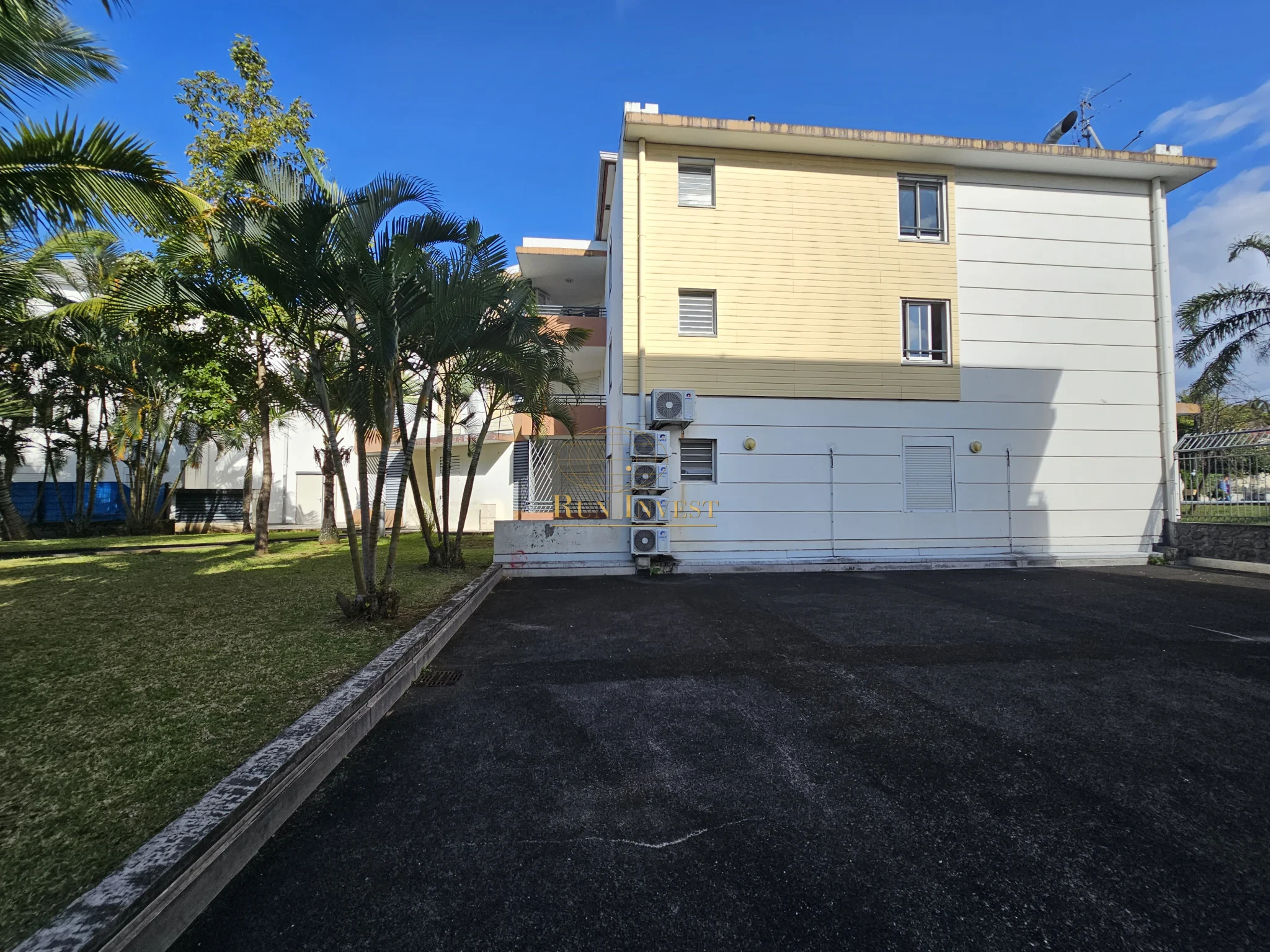 Photo 3 - Local à vendre - Ancien 73 000 € 71.48 m² Saint-André 97440