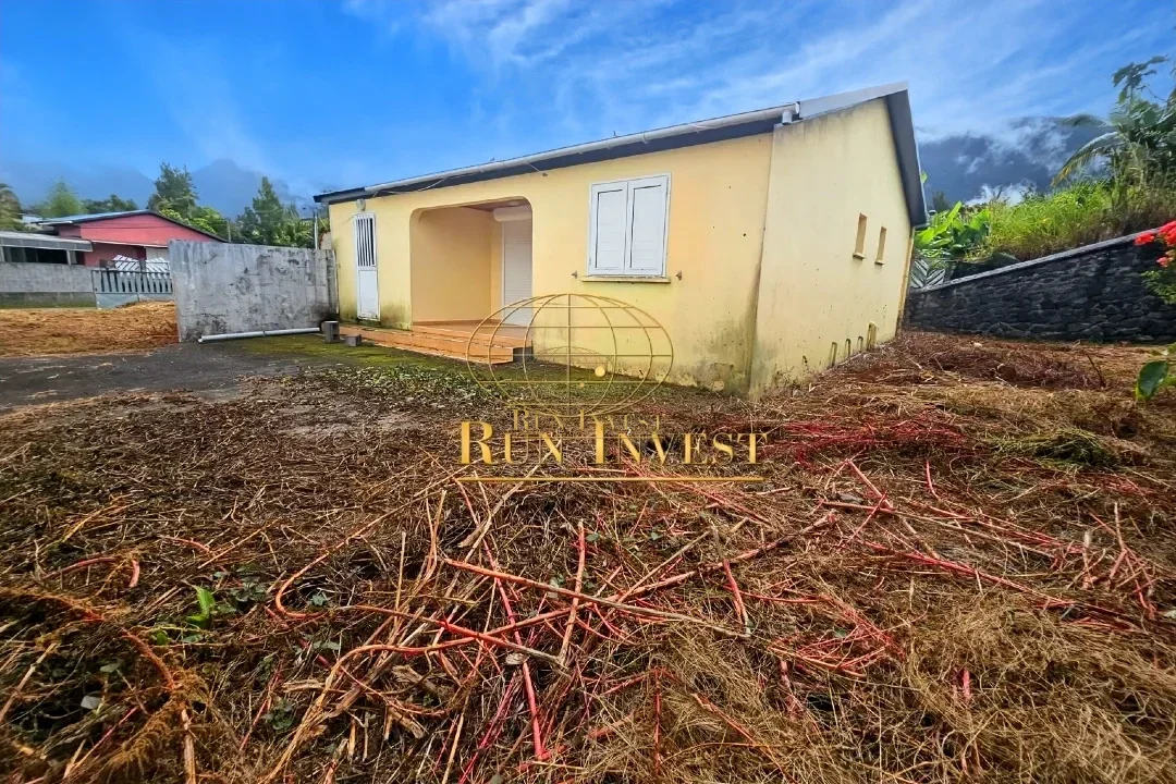 Photo 2 - Maison à vendre - Ancien 212 000 € 4 pièces 3 chambres 82 m² Salazie 97433