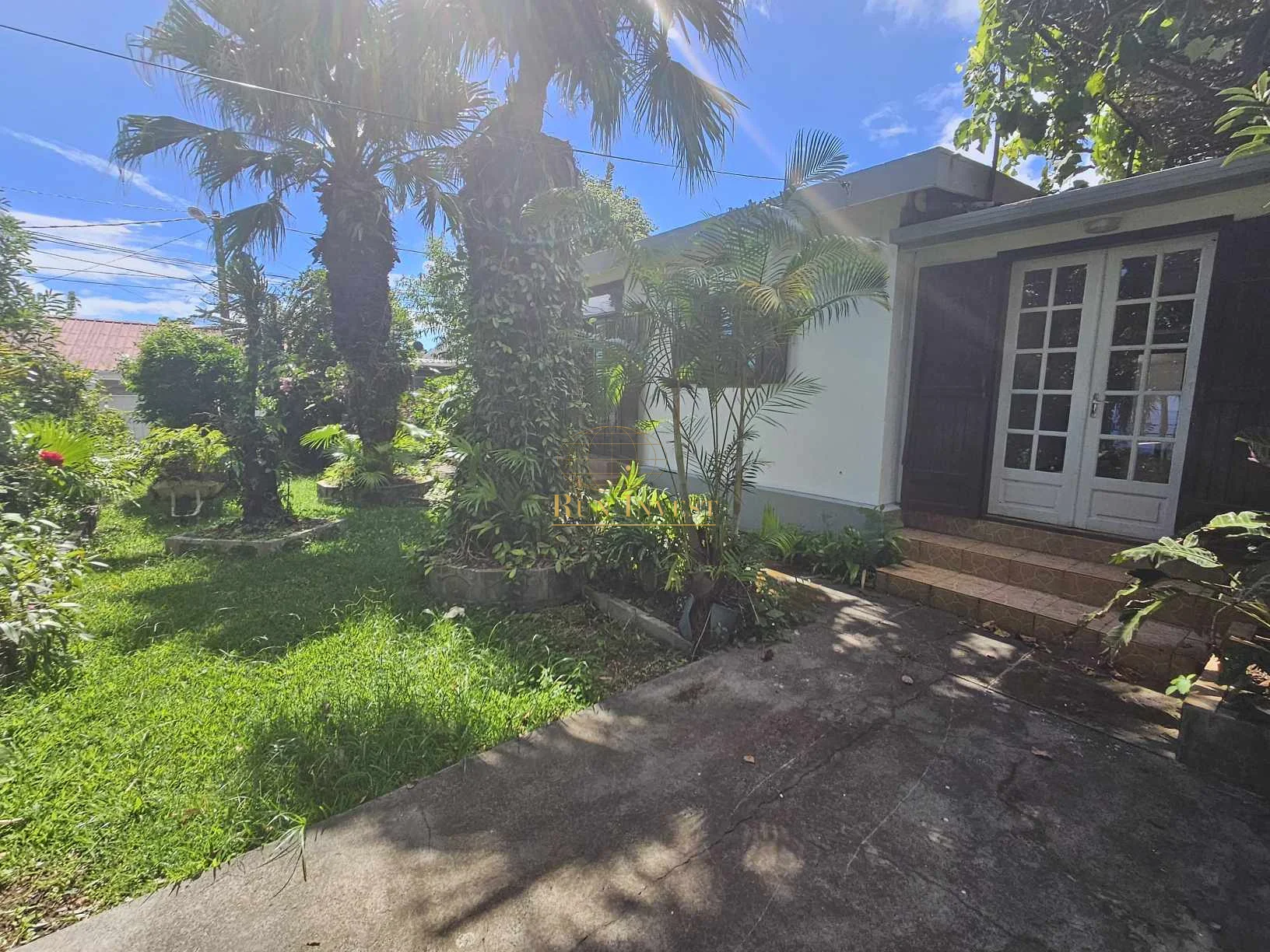 Photo 1 - Maison à vendre - Ancien 297 000 € 4 pièces 3 chambres 100 m² Sainte-Marie 97438