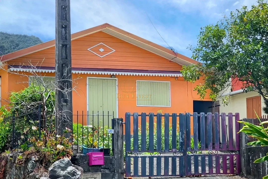 Photo 3 - Maison à vendre - Ancien 192 000 € 8 pièces 4 chambres 182 m² Salazie 97433