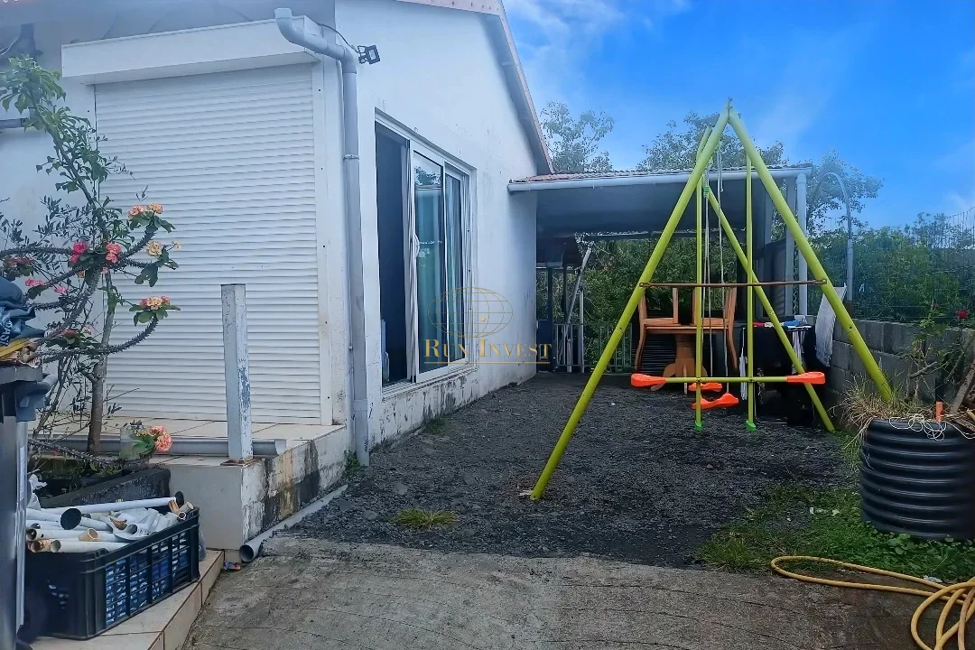 Photo 1 - Maison à vendre - Ancien 120 000 € 5 pièces 1 chambres 70 m² Sainte-Anne 97437