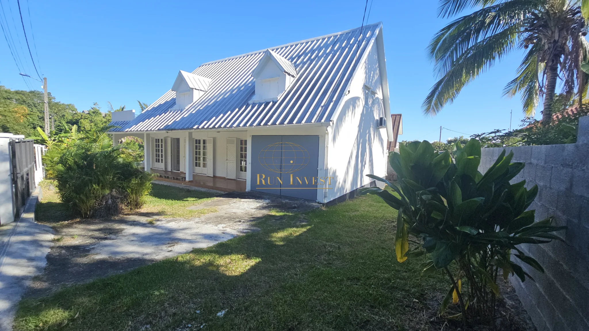 Photo 1 - Maison à louer - Ancien 1 542 € 6 pièces 5 chambres 158.89 m² Sainte-Marie 97438