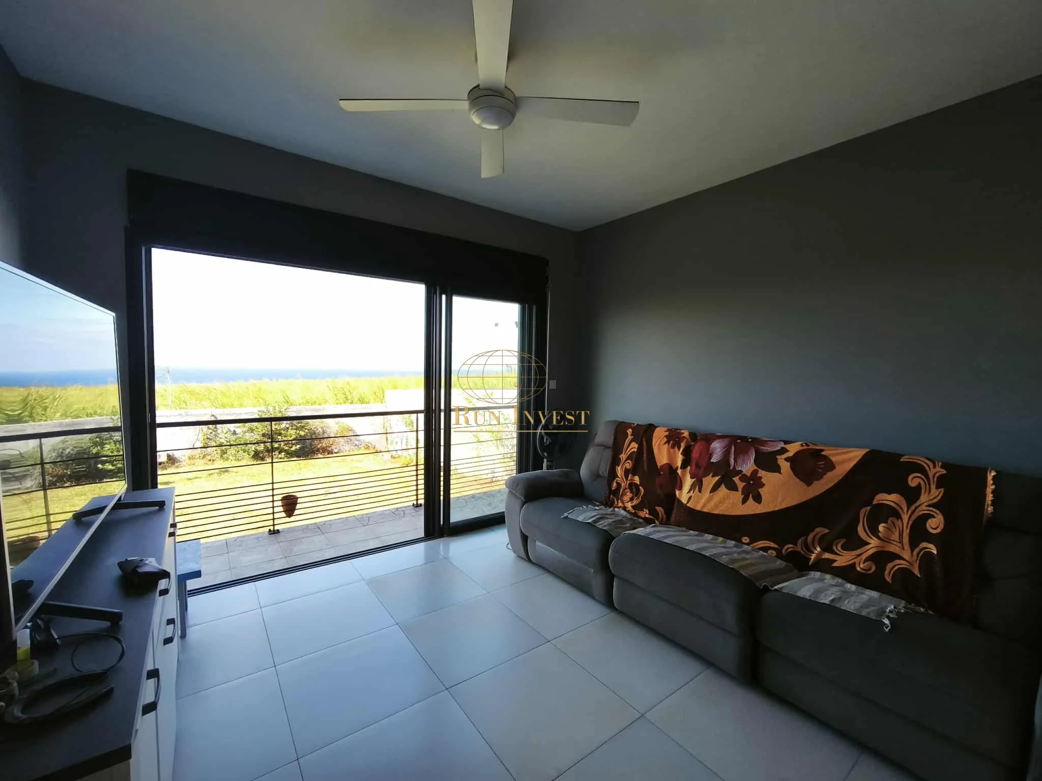 Photo 2 - Maison à vendre - Ancien 450 000 € 5 pièces 4 chambres 135 m² Sainte-Marie 97438