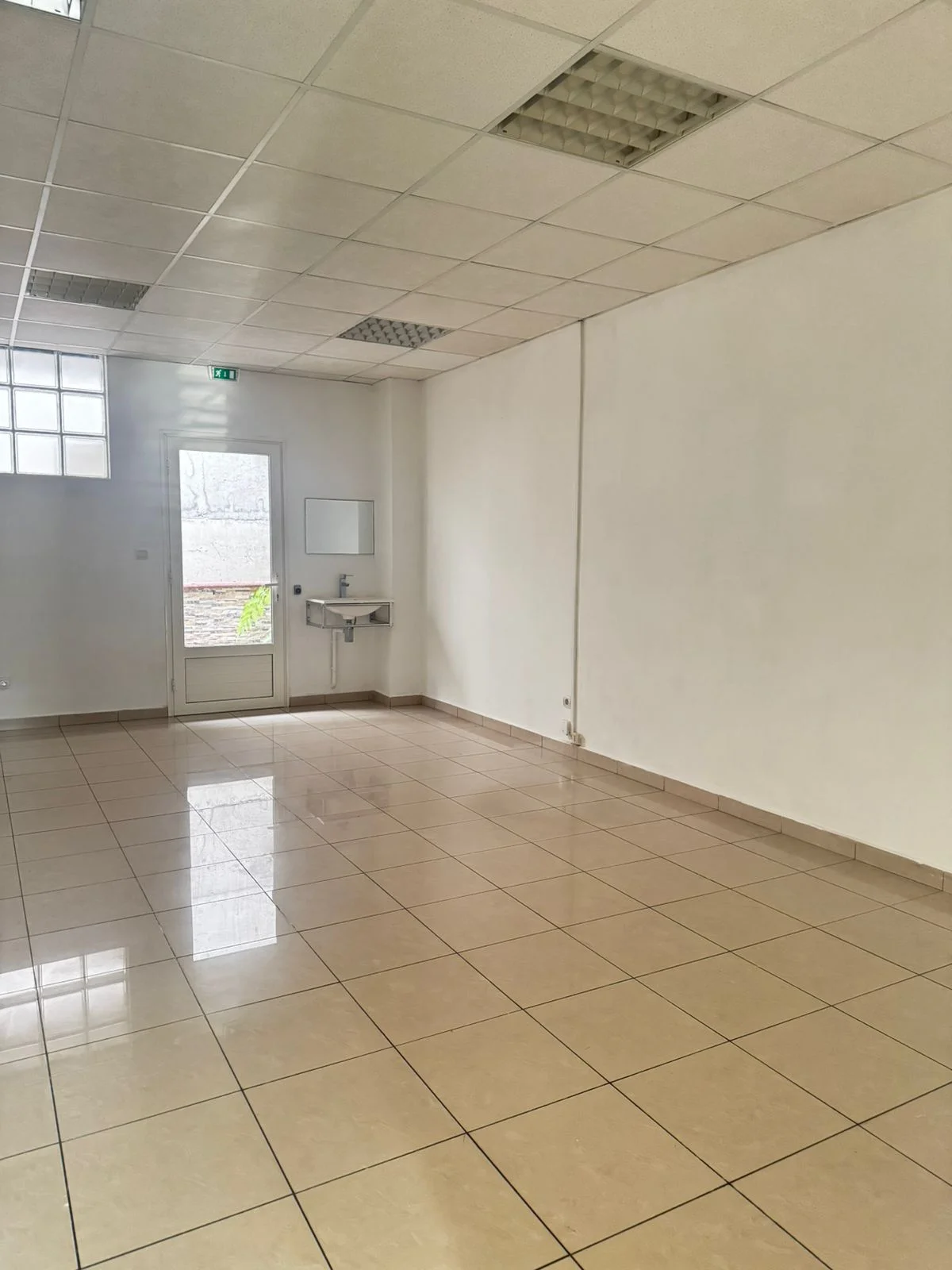 Photo 3 - Local à louer - Ancien 1 100 € 64 m² Trois-Bassins 97426