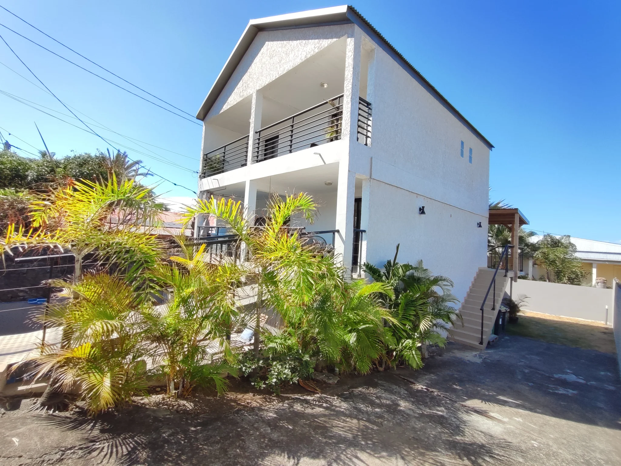 Photo 3 - Maison à vendre - Ancien 525 000 € 7 pièces 6 chambres 150 m² Saint-Pierre 97410