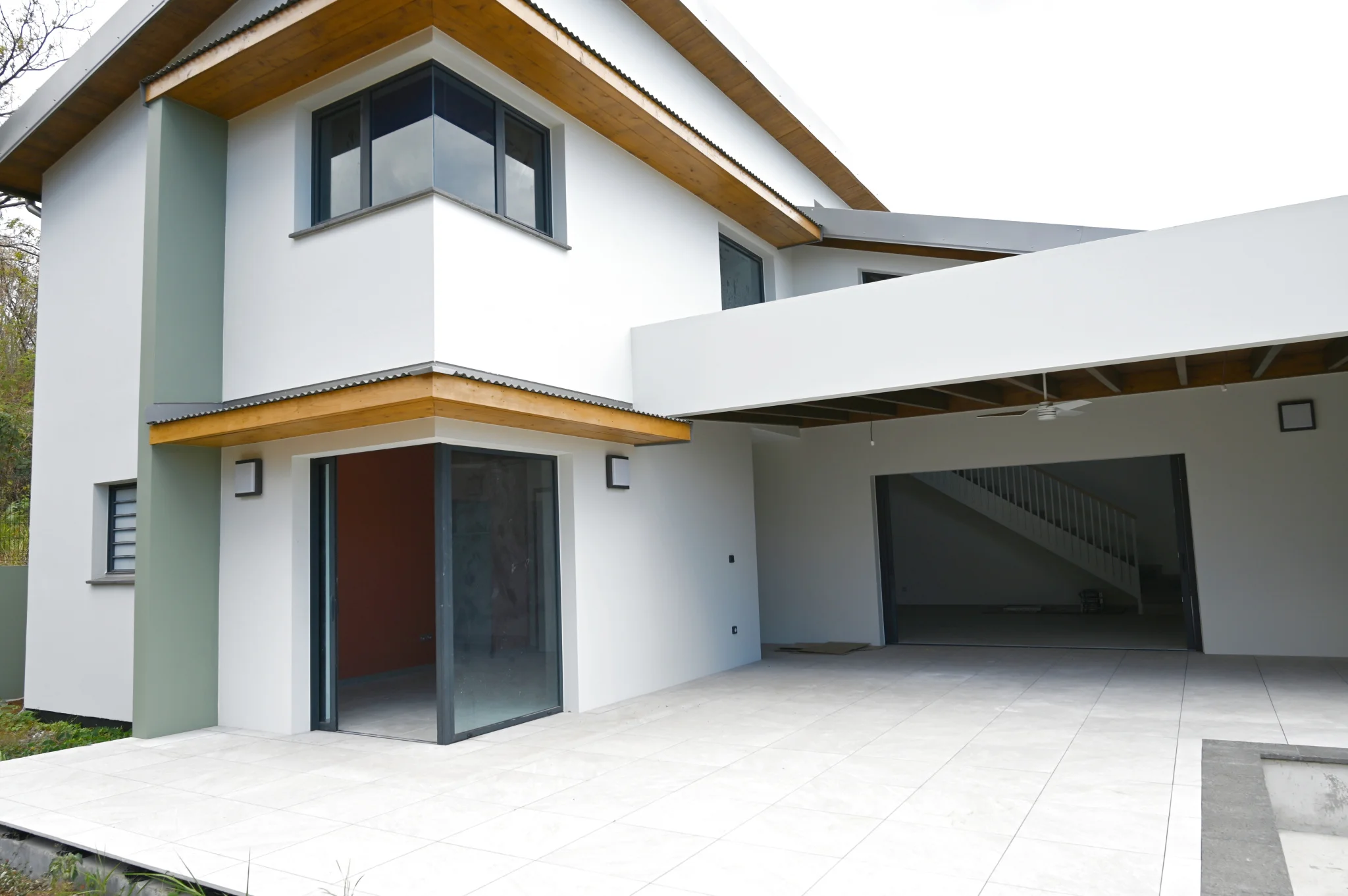 Photo 1 - Maison à louer - Ancien 2 800 € 5 pièces 4 chambres 170 m² Possession 97419