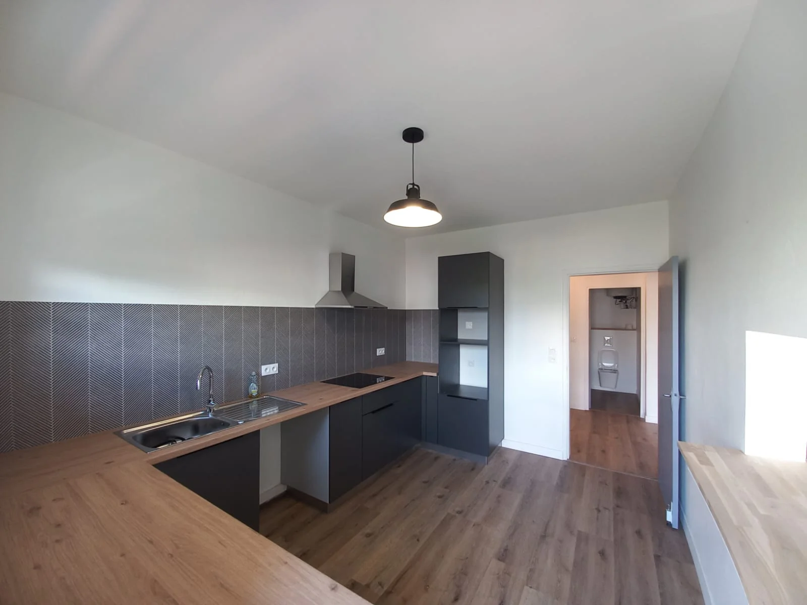 Photo 1 - Appartement à louer - Ancien 1 100 € 3 pièces 2 chambres 90 m² Le Port 97420