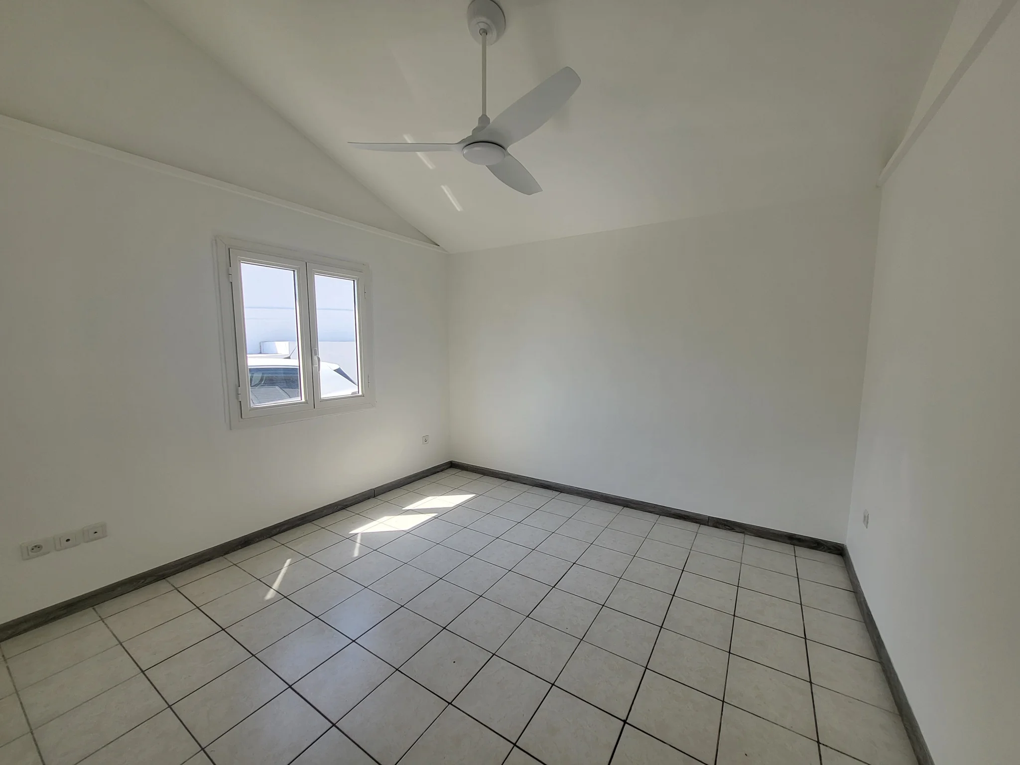 Photo 4 - Maison à vendre - Ancien 320 000 € 4 pièces 3 chambres 120 m² Saint-Paul 97423