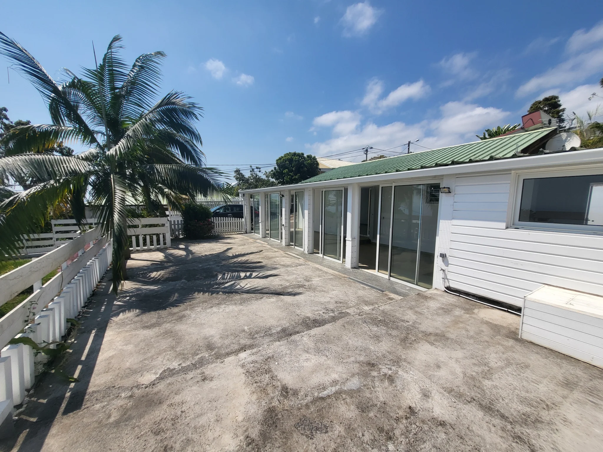 Photo 1 - Maison à vendre - Ancien 320 000 € 4 pièces 3 chambres 120 m² Saint-Paul 97423