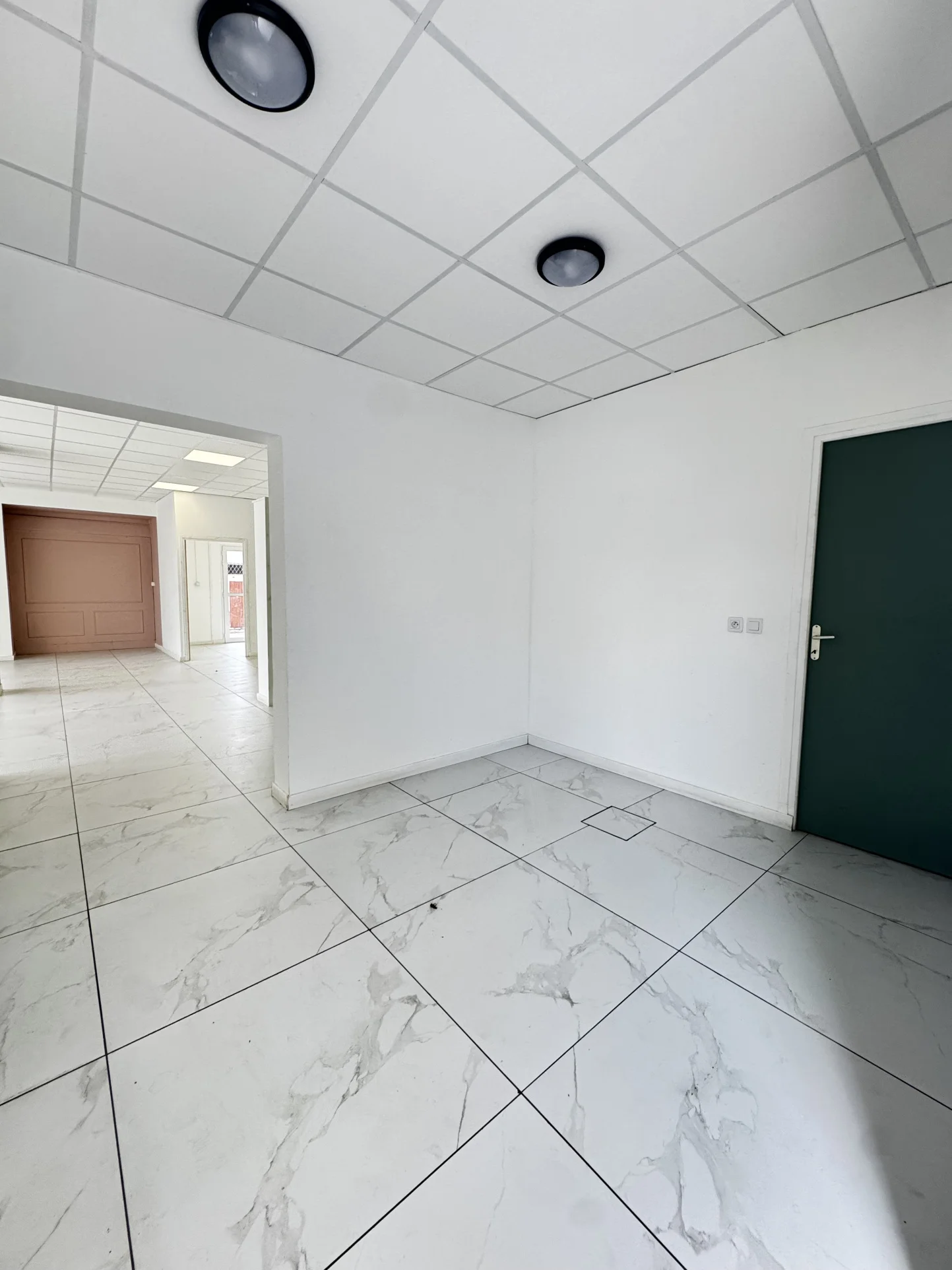 Photo 4 - Local à louer - Ancien 2 200 € 100 m² Saint-Pierre 97410