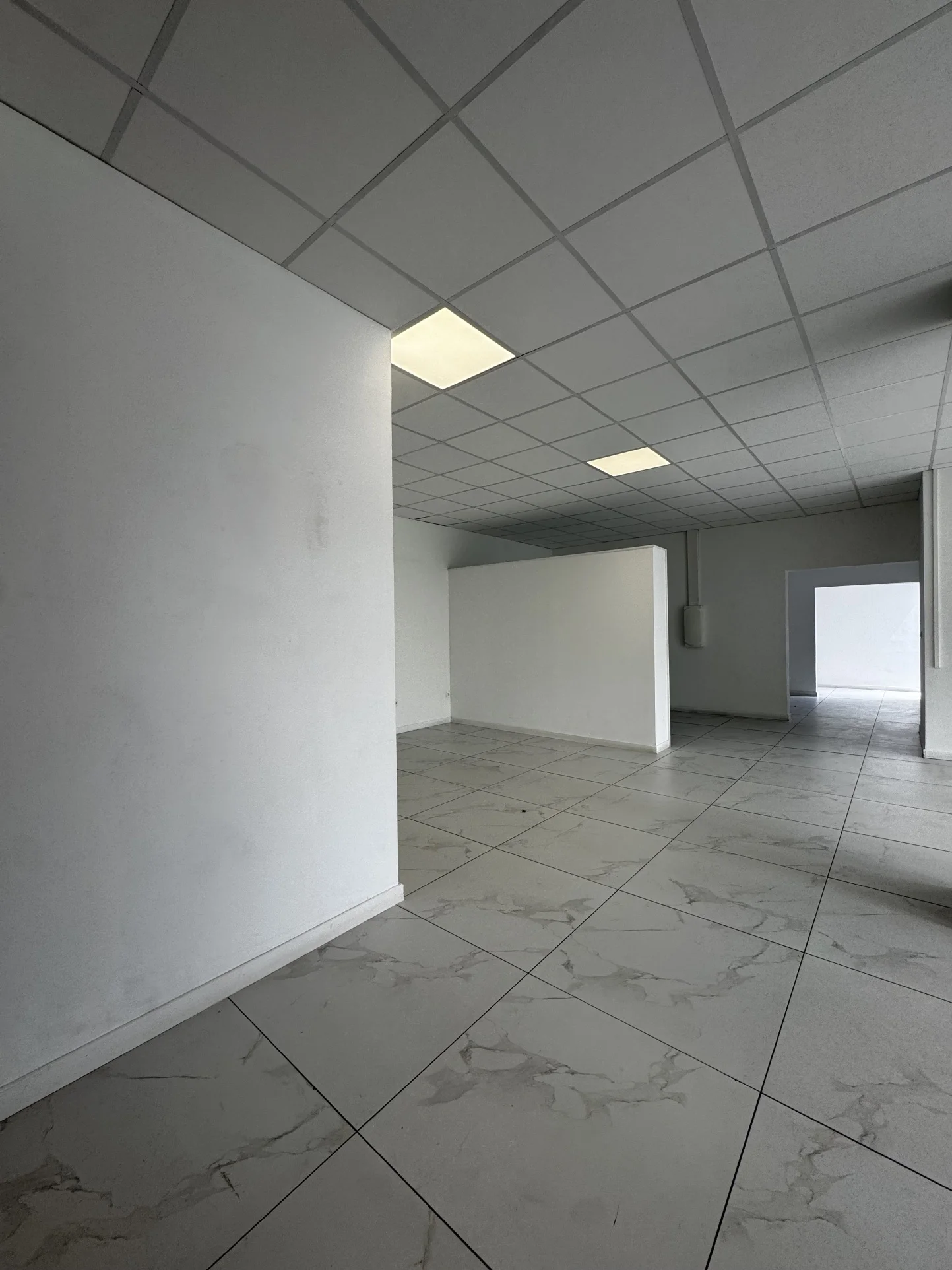 Photo 8 - Local à louer - Ancien 2 200 € 100 m² Saint-Pierre 97410