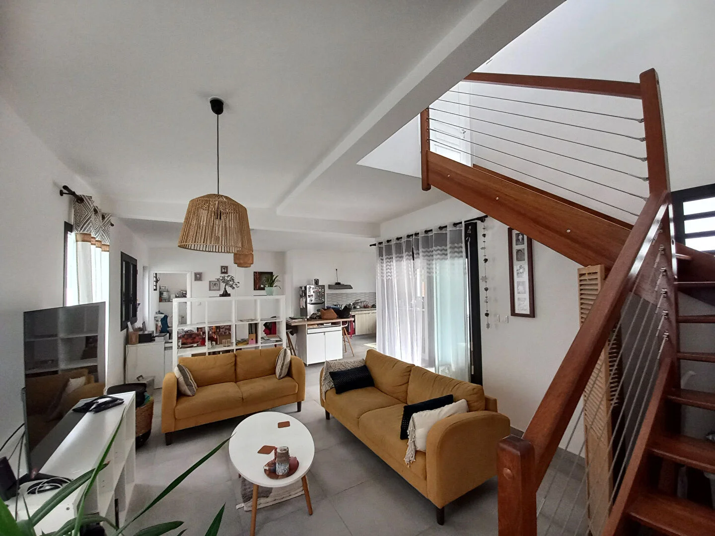 Photo 1 - Maison à louer - Ancien 1 396 € 4 pièces 3 chambres 112 m² Ravine des Cabris 97432