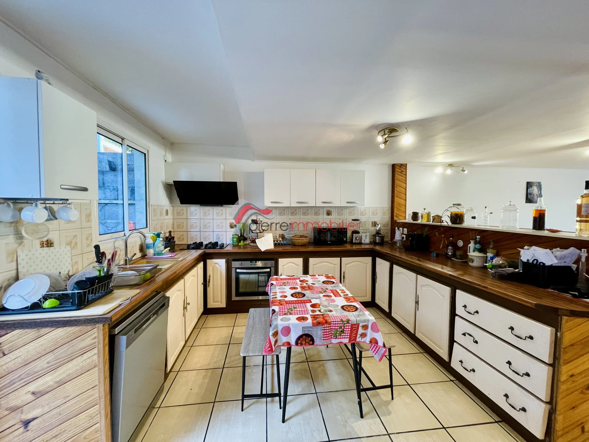 Photo 3 - Maison à vendre - Ancien 260 000 € 6 pièces 4 chambres 127 m² Le Tampon 97430