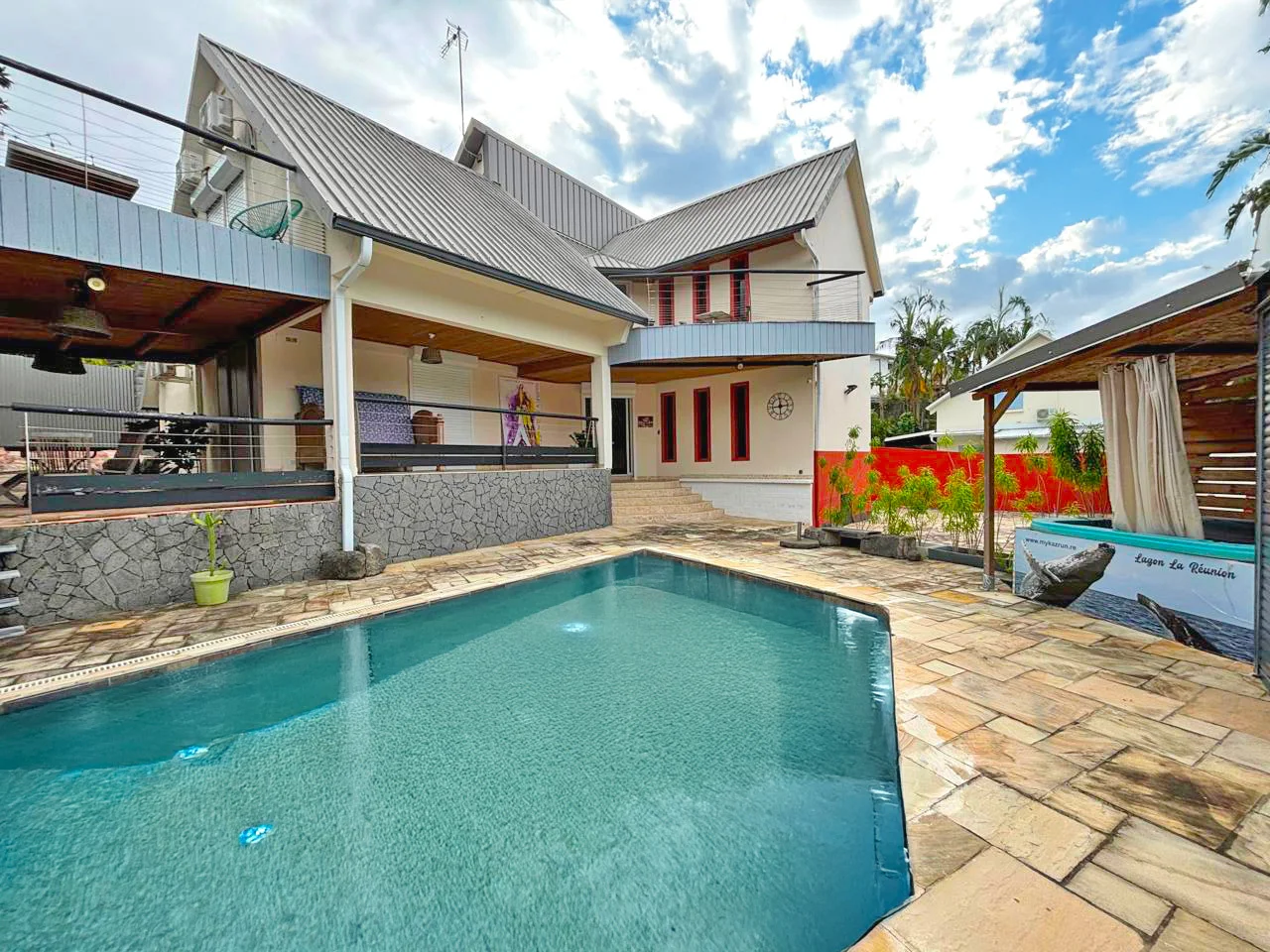 Photo 1 - Maison à vendre - Ancien 590 000 € 5 pièces 4 chambres 180 m² Saint-Denis 97400