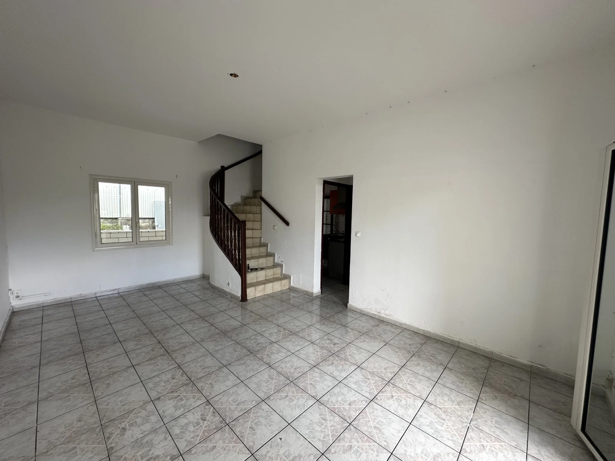 Photo 2 - Maison à vendre - Ancien 270 000 € 5 pièces 4 chambres 107 m² Sainte-Clotilde 97490