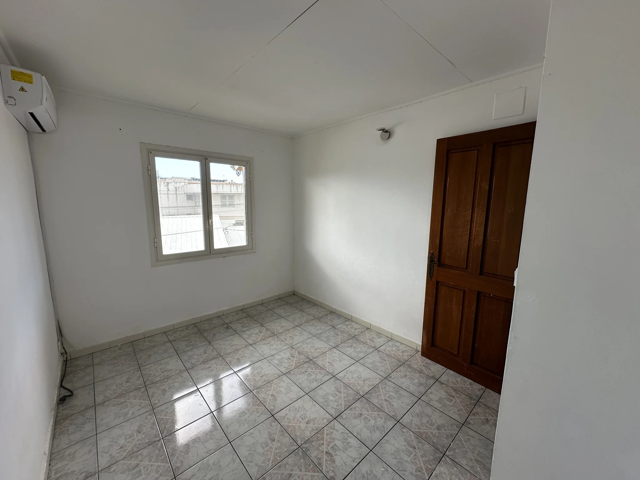 Photo 3 - Maison à vendre - Ancien 270 000 € 5 pièces 4 chambres 107 m² Sainte-Clotilde 97490