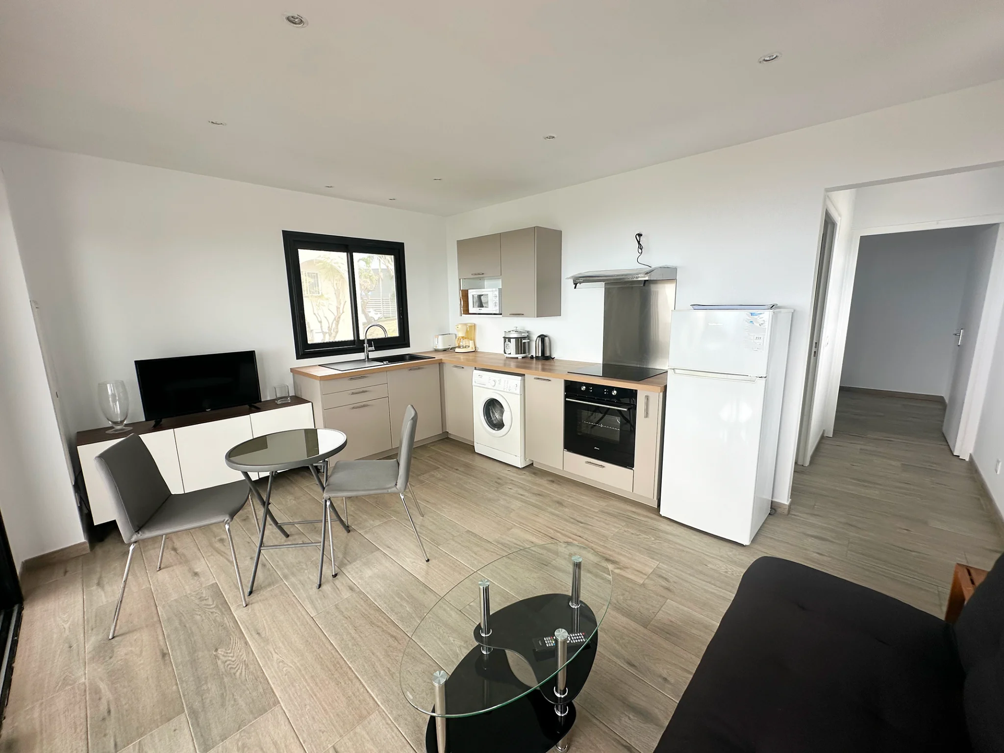 Photo 1 - Appartement à louer - Ancien 1 000 € 2 pièces 1 chambres 36 m² Tampon 97430