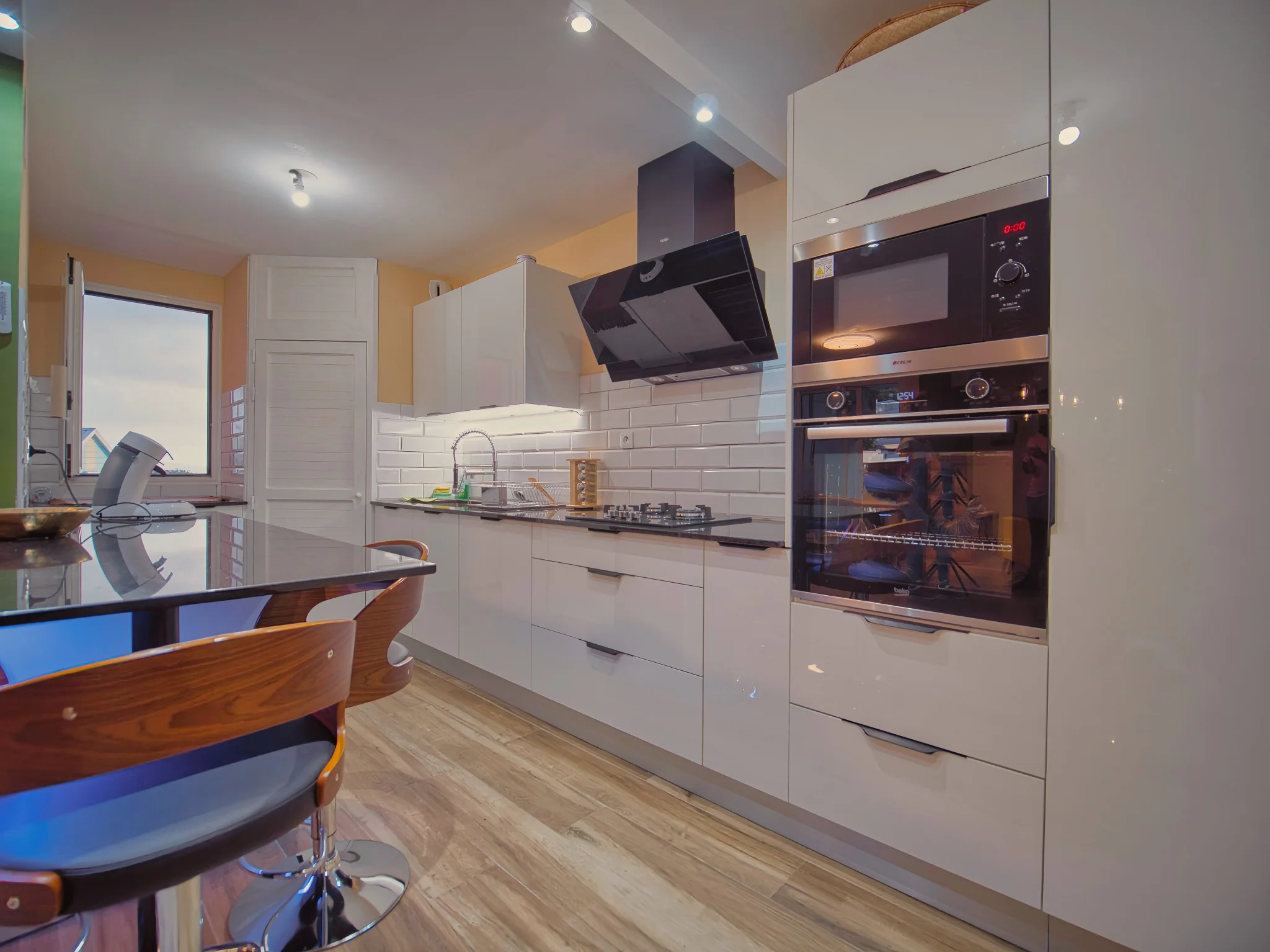 Photo 2 - Appartement à vendre - Ancien 283 500 € 4 pièces 3 chambres 95 m² Possession 97419