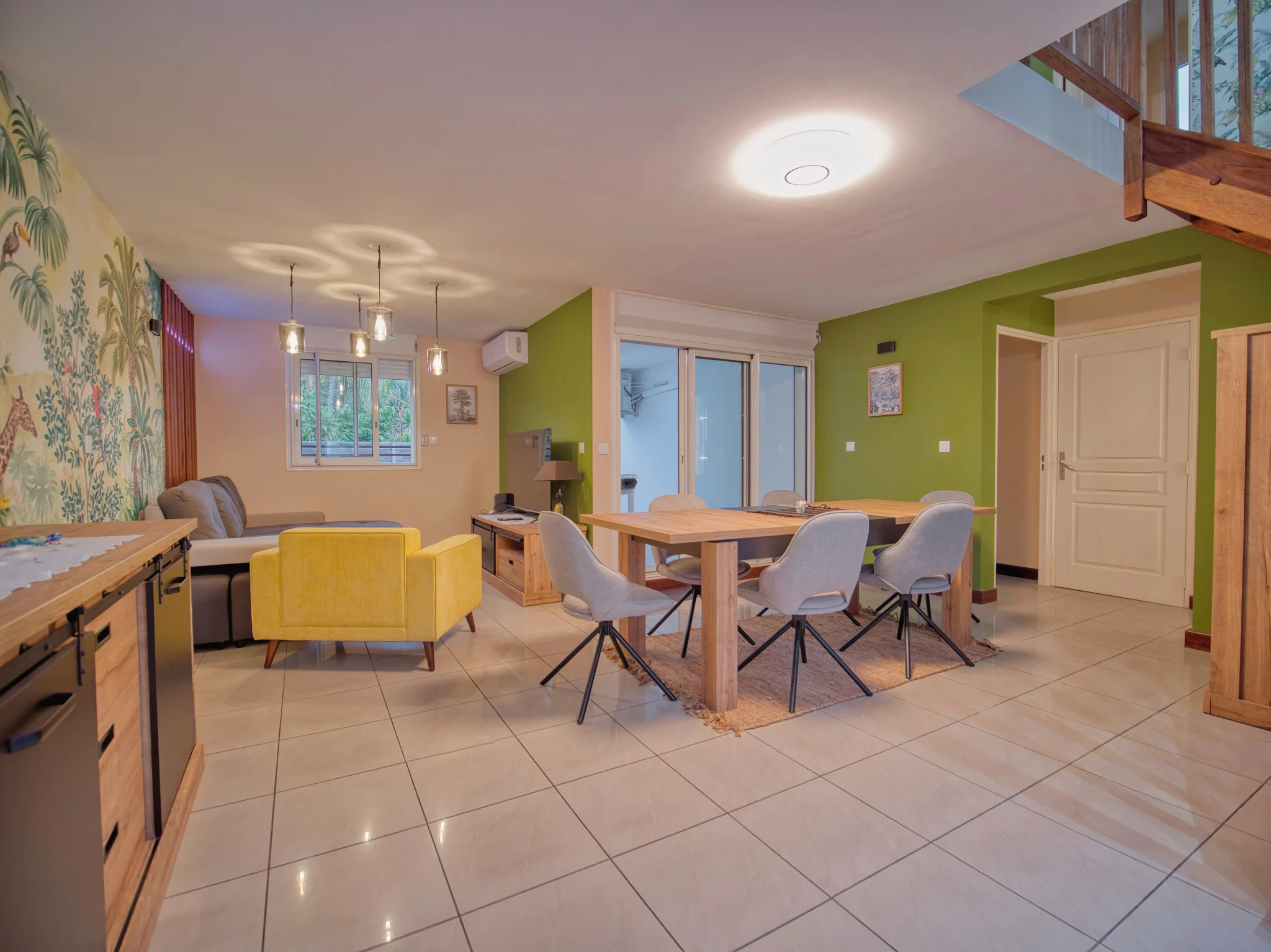 Photo 1 - Appartement à vendre - Ancien 283 500 € 4 pièces 3 chambres 95 m² Possession 97419