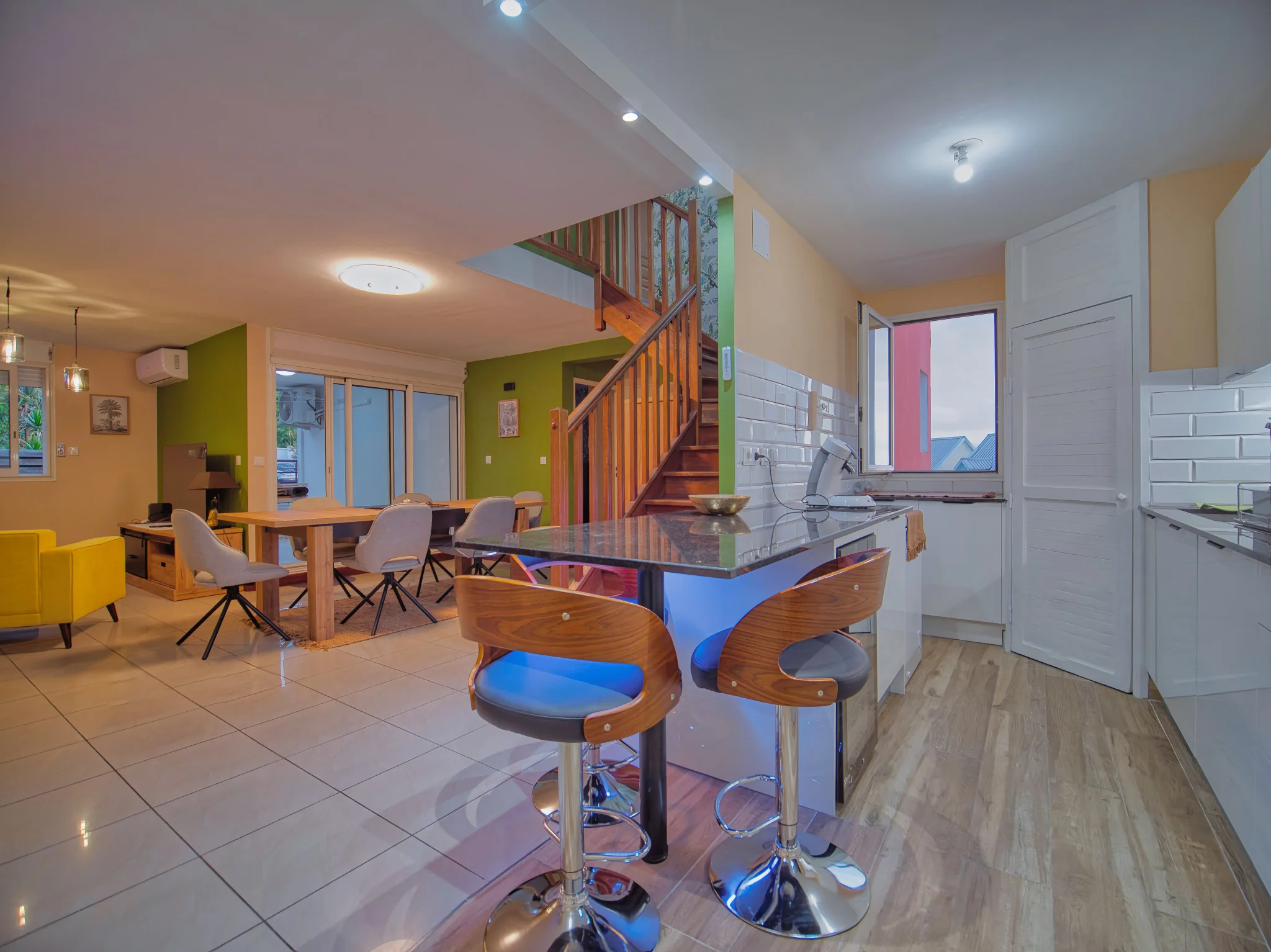 Photo 4 - Appartement à vendre - Ancien 283 500 € 4 pièces 3 chambres 95 m² Possession 97419