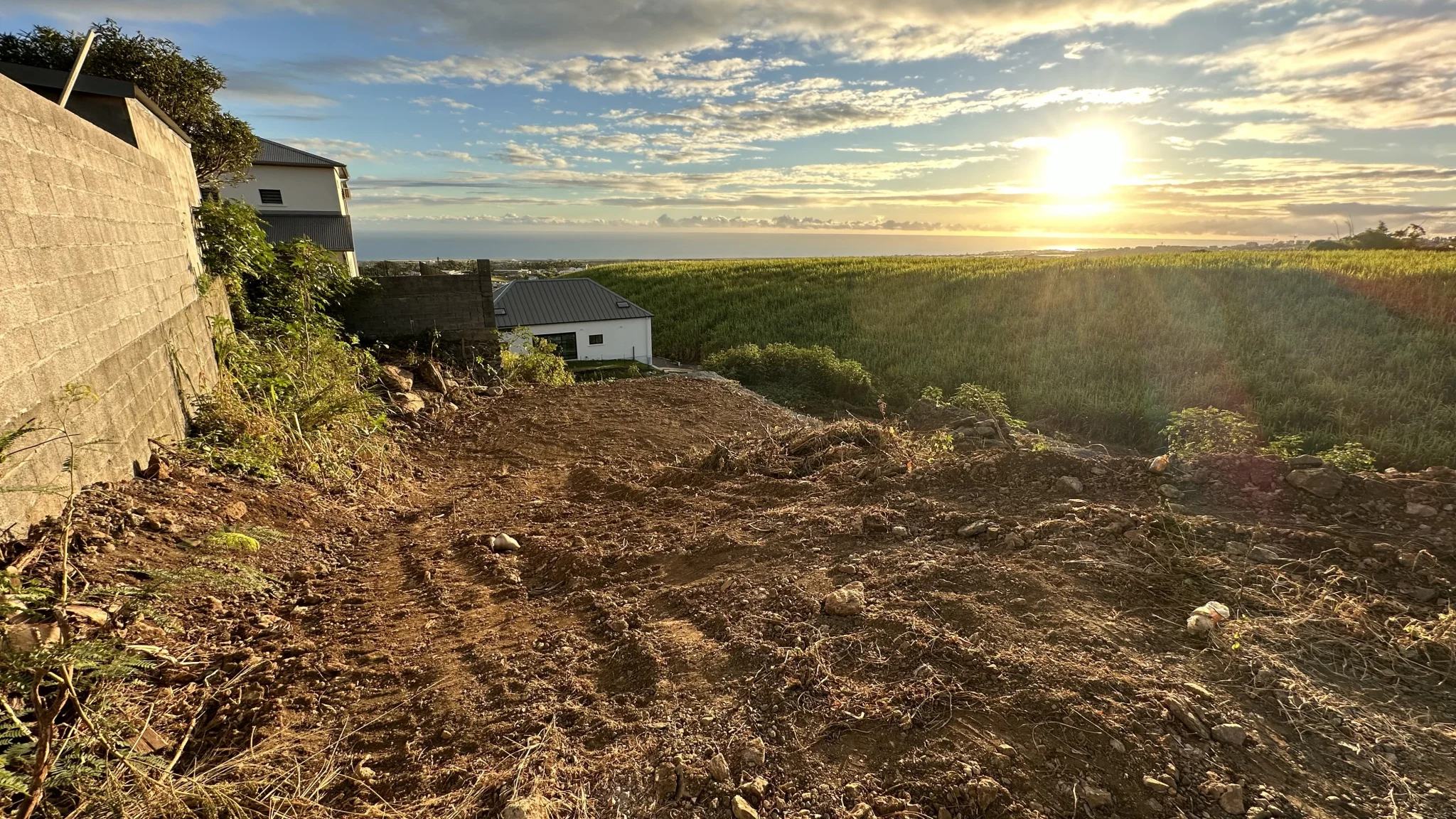 Photo 1 - Terrain à vendre - Ancien 270 000 € 858 m² Saint-Denis 97490