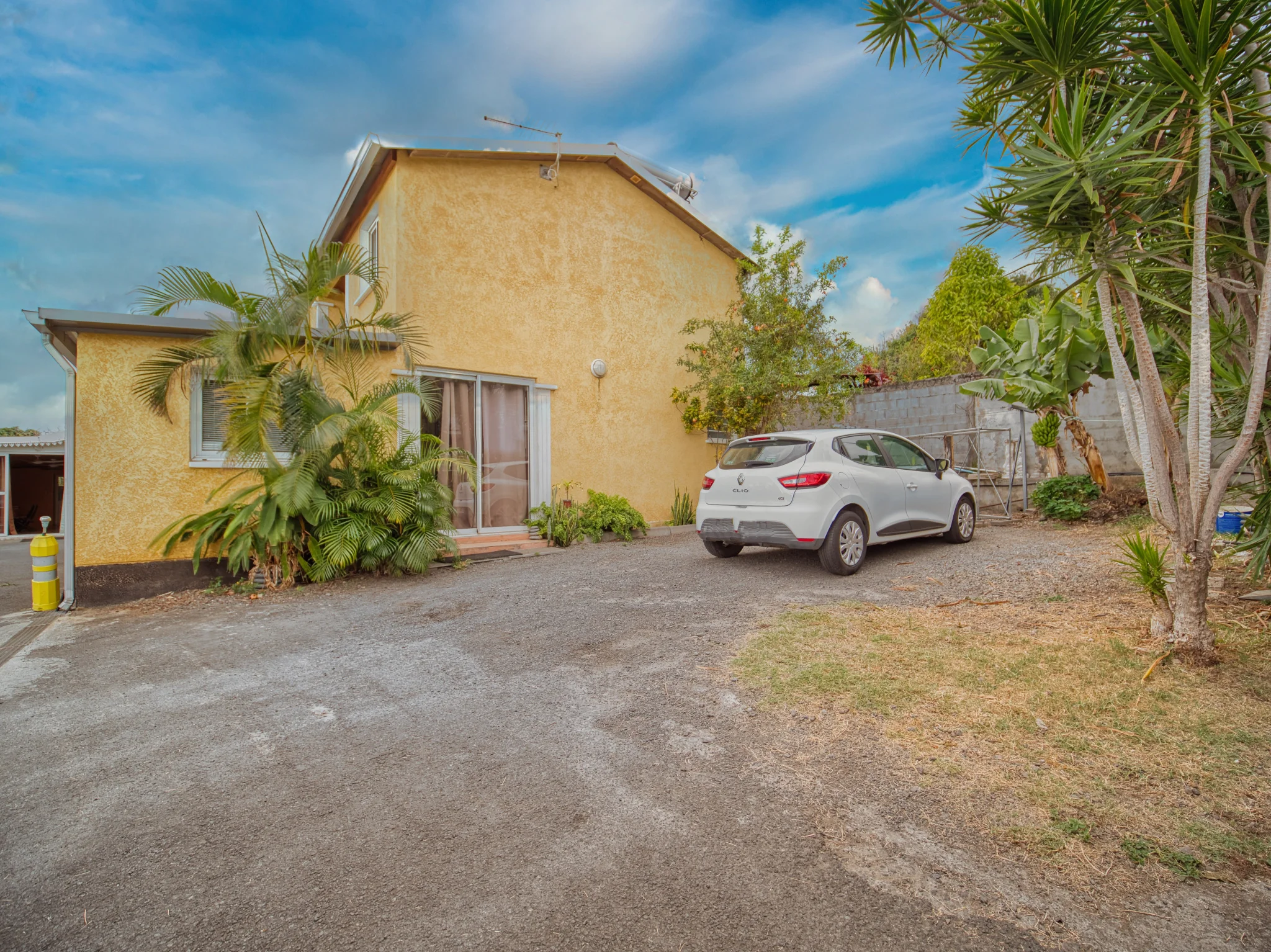 Photo 1 - Maison à vendre - Ancien 330 000 € 4 pièces 3 chambres 116 m² Possession 97419