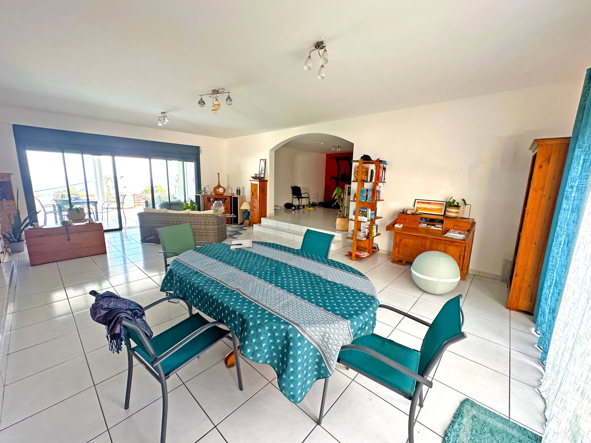 Photo 3 - Maison à vendre - Ancien 575 000 € 4 pièces 3 chambres 247.38 m² Possession 97419