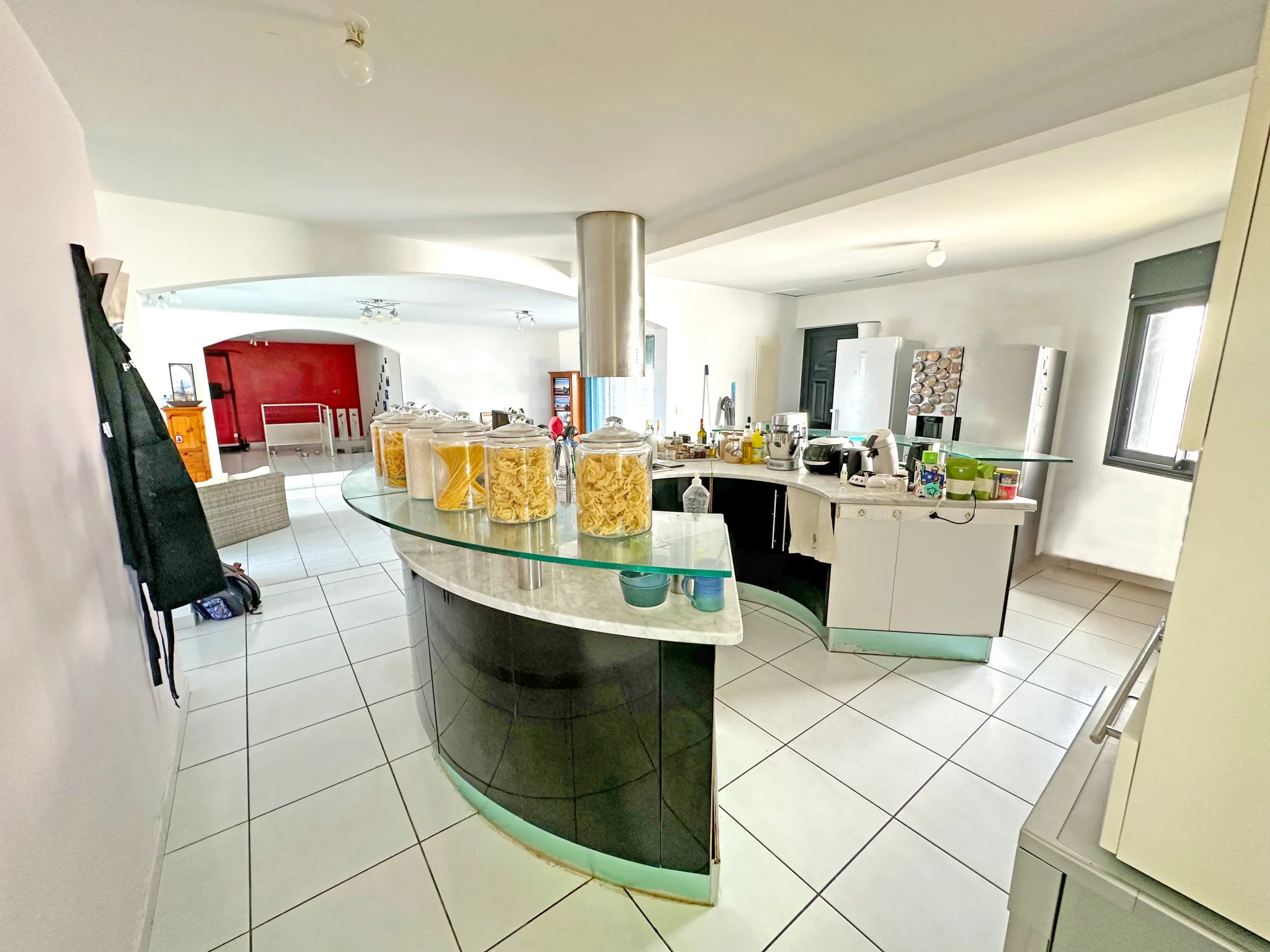 Photo 2 - Maison à vendre - Ancien 575 000 € 4 pièces 3 chambres 247.38 m² Possession 97419