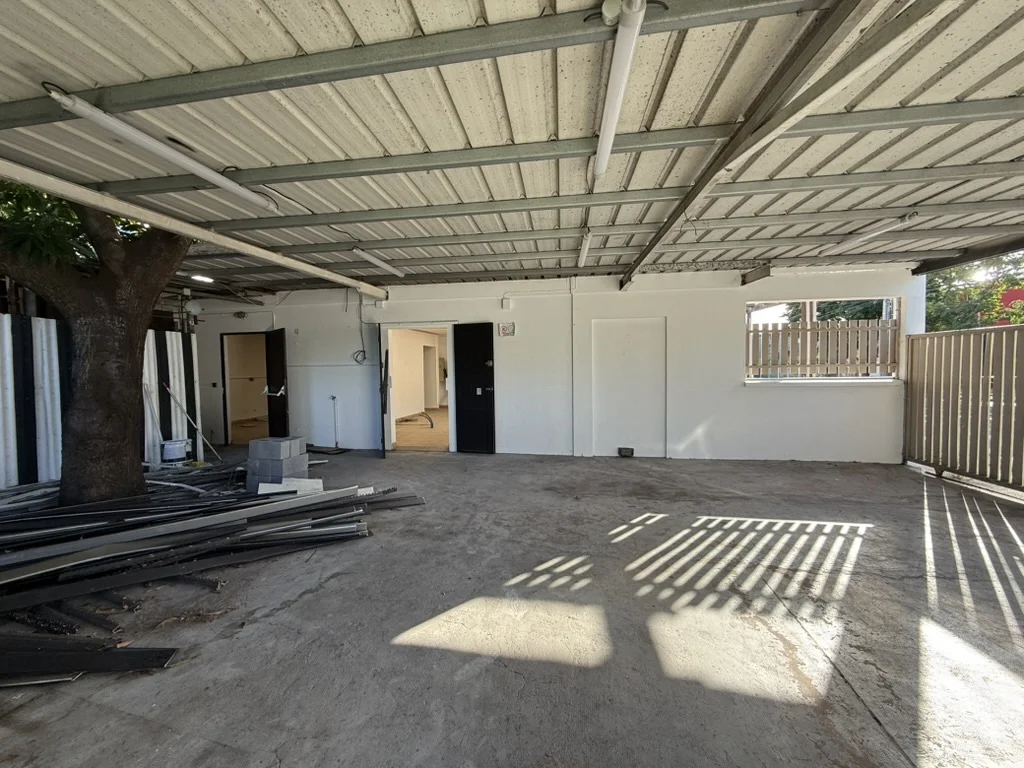 Photo 3 - Local à louer - Ancien 1 750 € 165 m² Le Port 97420