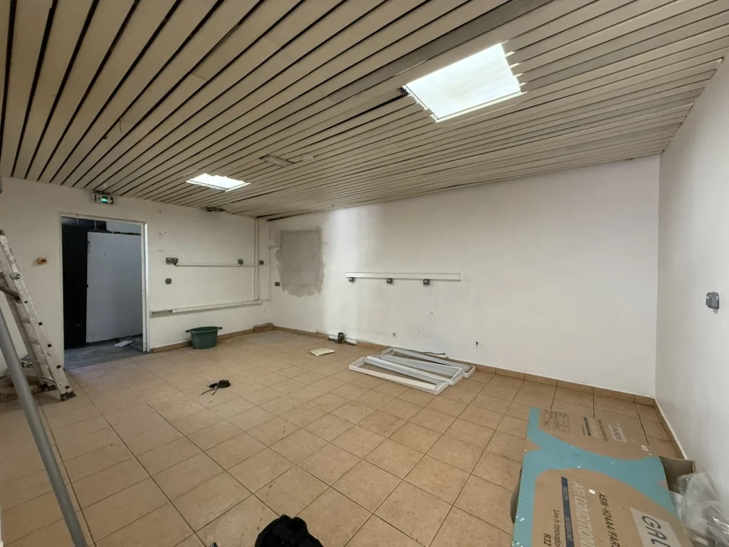 Photo 2 - Local à louer - Ancien 1 750 € 165 m² Le Port 97420