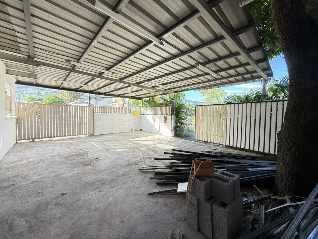 Photo 7 - Local à louer - Ancien 1 750 € 165 m² Le Port 97420