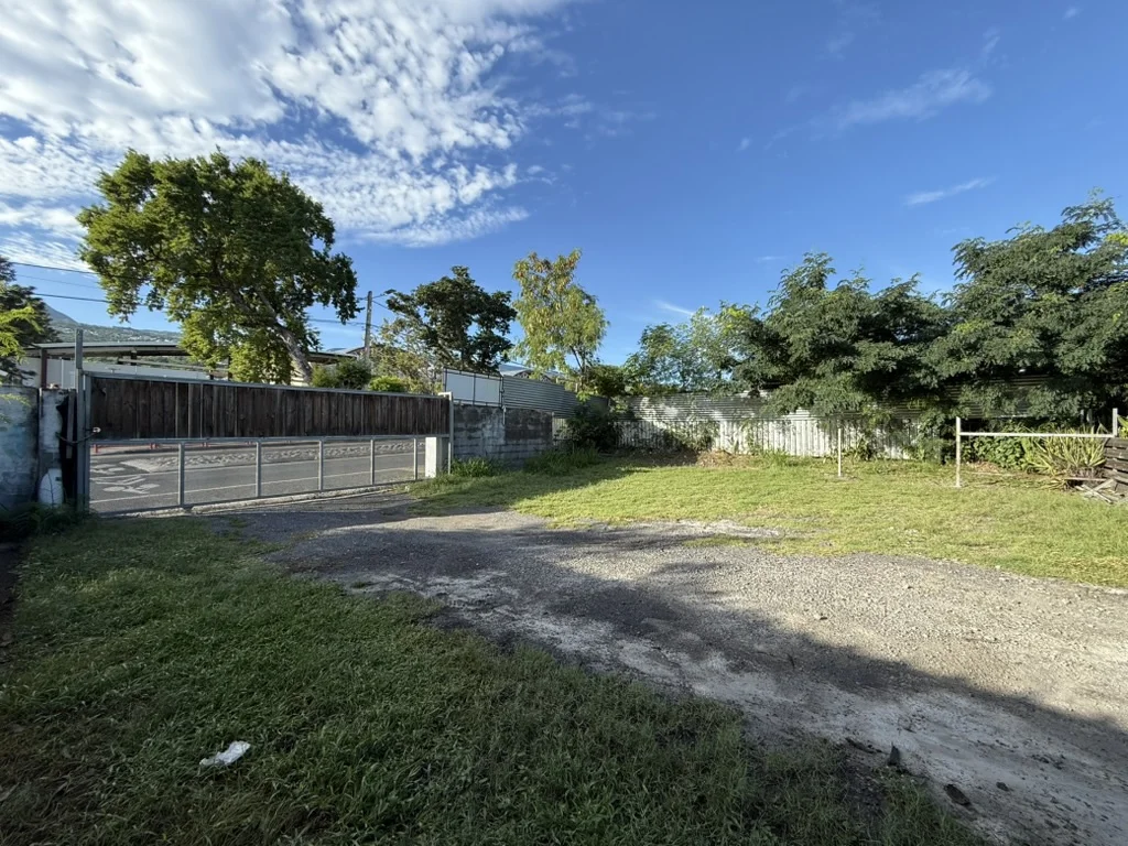 Photo 10 - Local à louer - Ancien 1 750 € 165 m² Le Port 97420