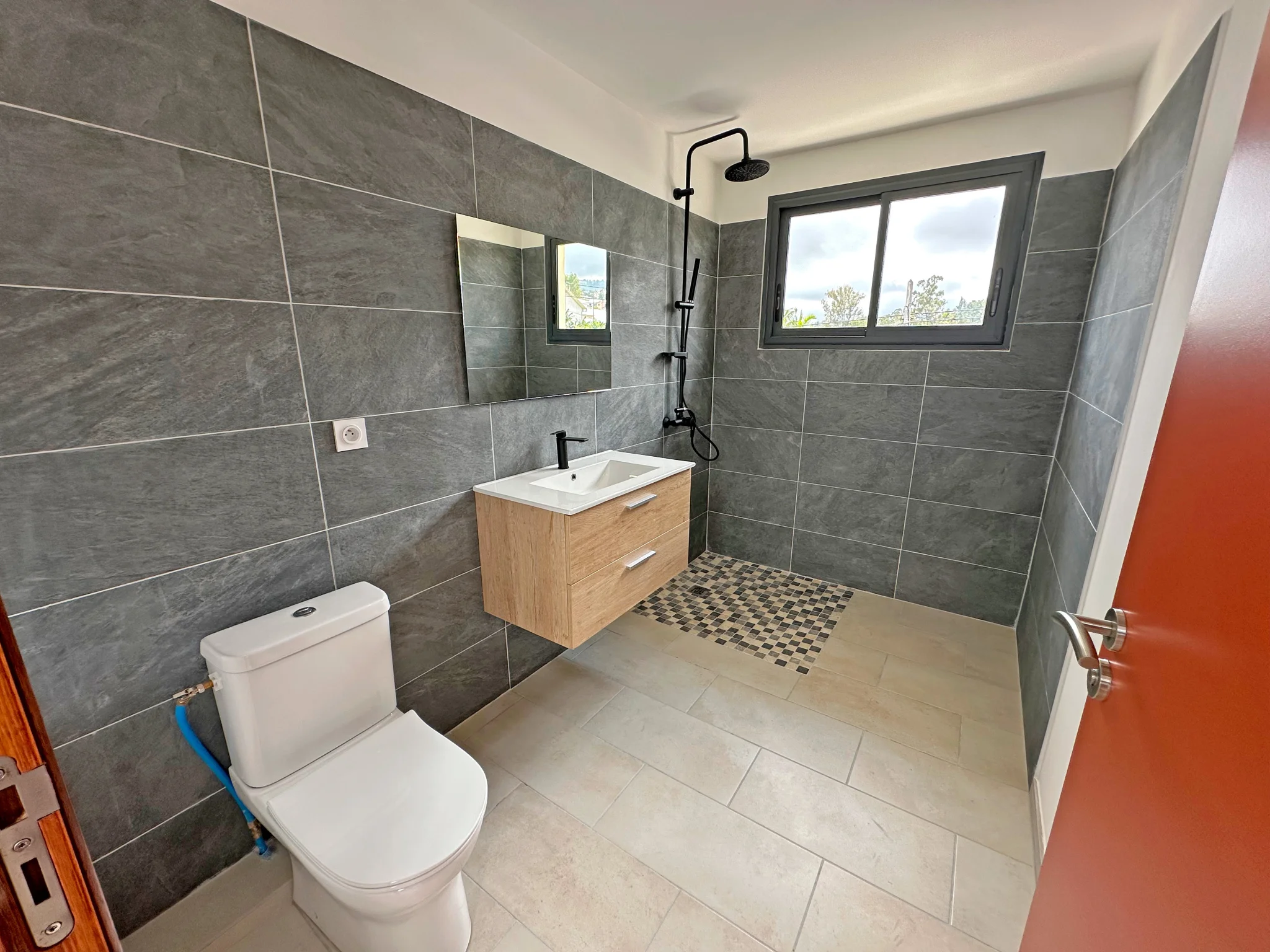 Photo 6 - Maison à louer - Ancien 1 350 € 4 pièces 3 chambres 86 m² Tampon 97430